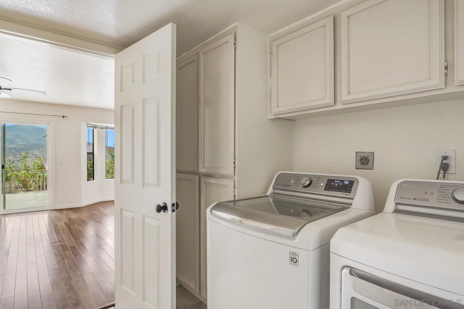 https://cdn.realtyfeed.com/cdn/127/250039802/2ac84996b2c9a2fb6c21371b32eba7e0.webp