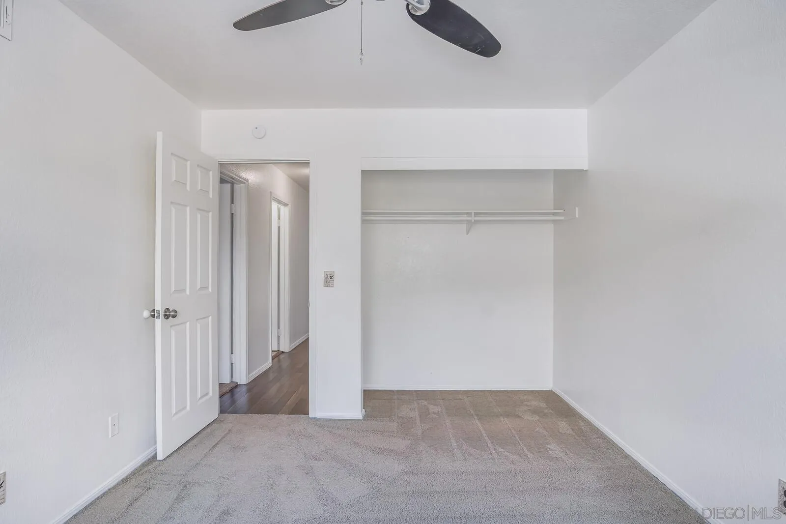https://cdn.realtyfeed.com/cdn/127/250039802/544c1329bbe6fb4ec8ddc63fffd9d2f9.webp