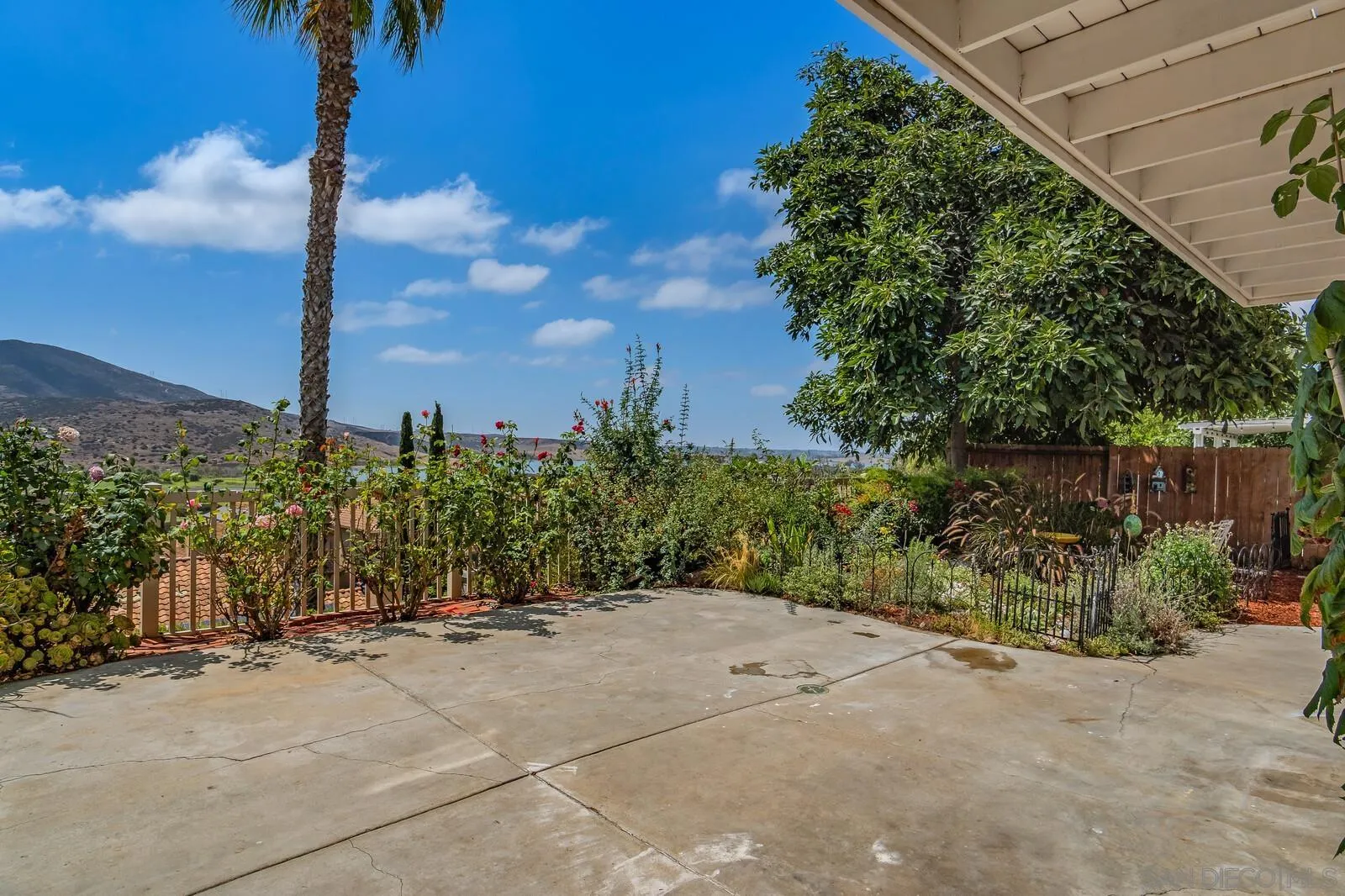 https://cdn.realtyfeed.com/cdn/127/250039802/9195da18b6d150269ff71be038775a4c.webp