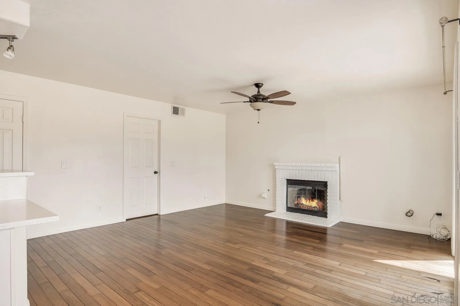 https://cdn.realtyfeed.com/cdn/127/250039802/9c41c0fa8d821ea6dbe60f2e439319ef.webp