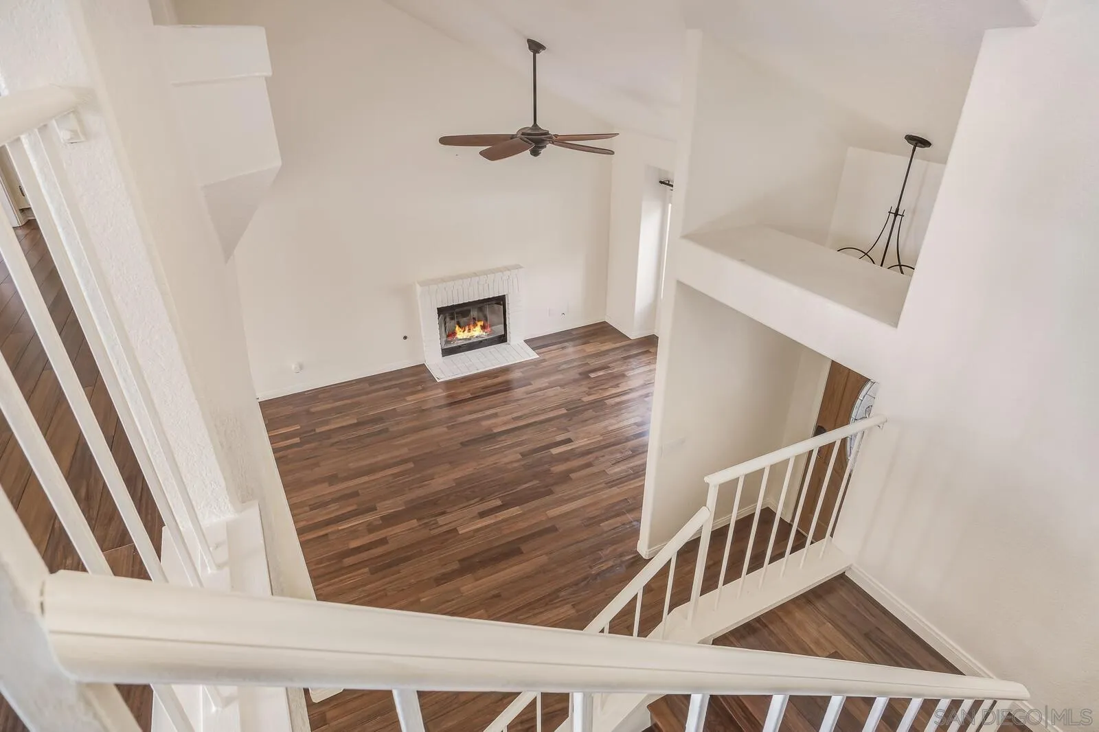 https://cdn.realtyfeed.com/cdn/127/250039802/f3c8b52af0be4e11d28ba160f1f73b0f.webp