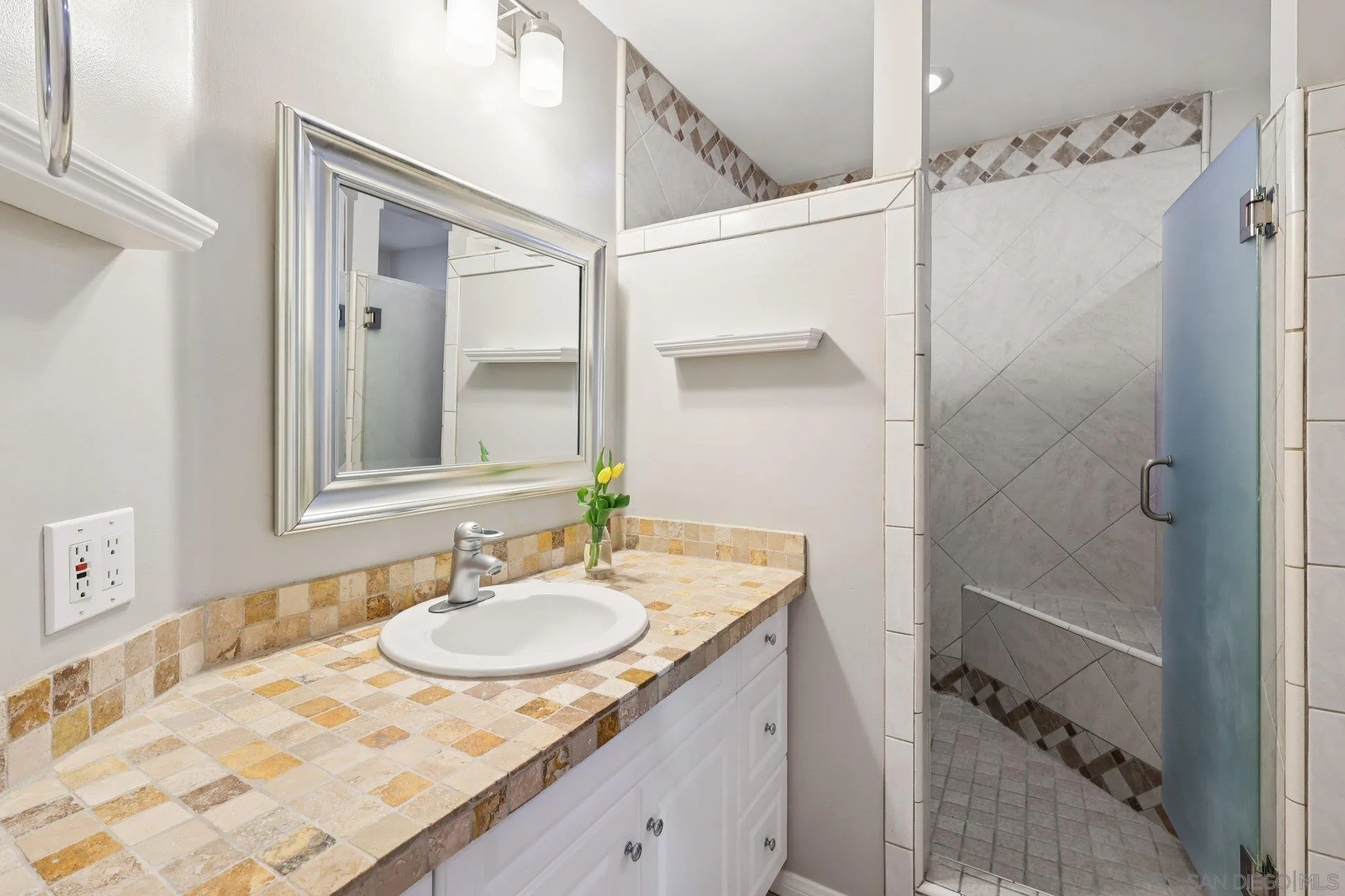 https://cdn.realtyfeed.com/cdn/127/250039803/f0647f35548f90f16898aff686bd29ba.webp