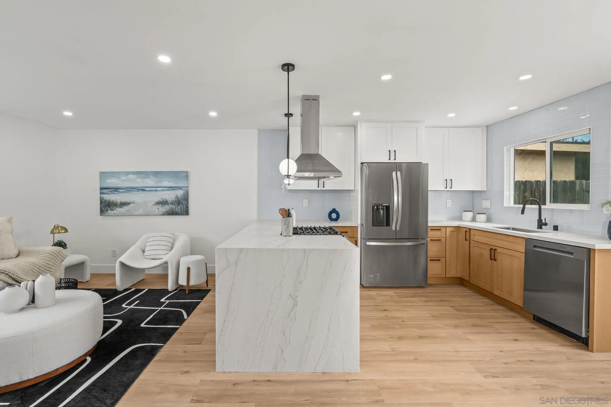 https://cdn.realtyfeed.com/cdn/127/250039805/c1cfdfa9edc74c112b47182b2284fdc1.webp