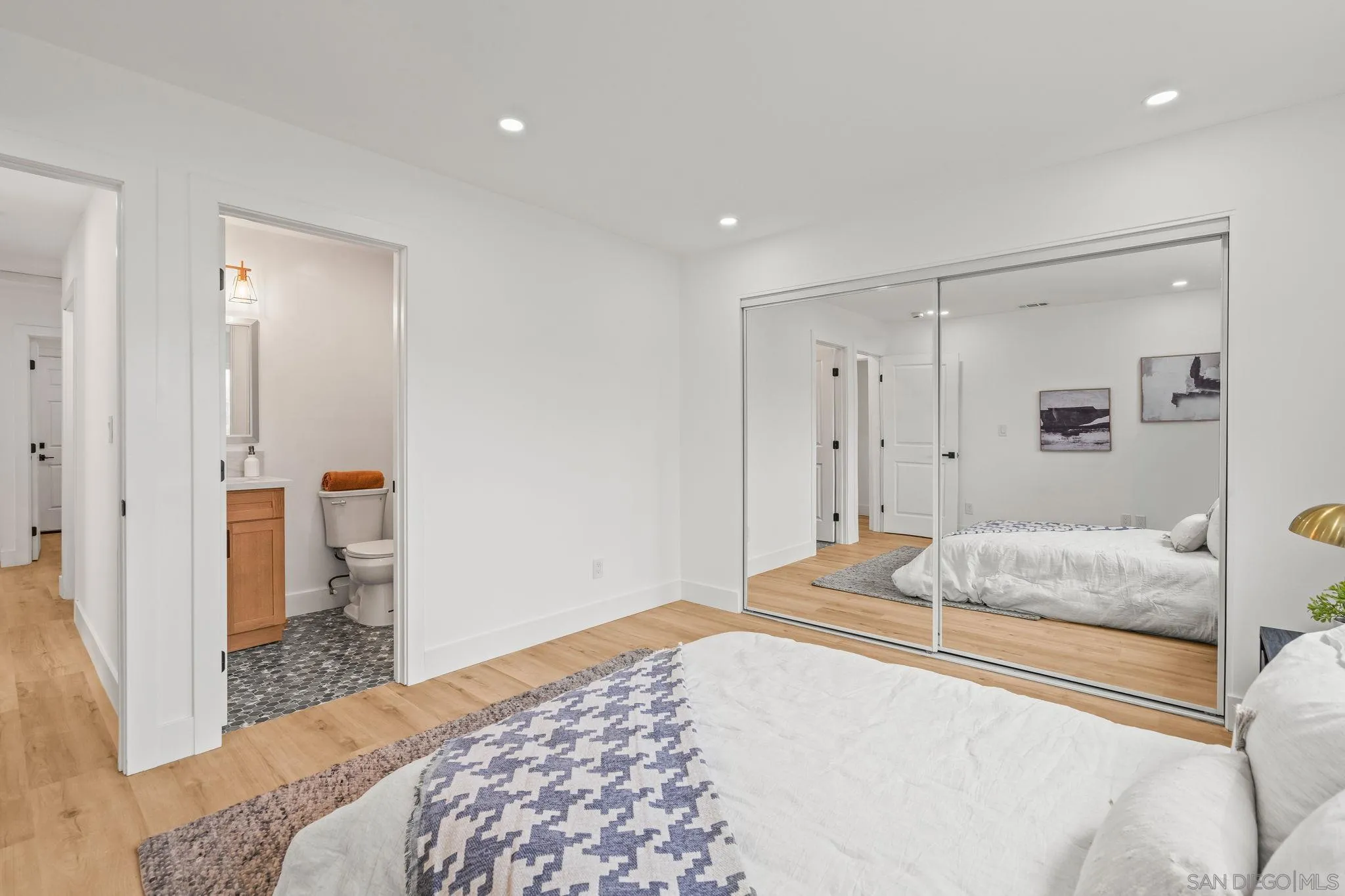 https://cdn.realtyfeed.com/cdn/127/250039805/cb18be7ceb1391ca1c52da54db61321a.webp