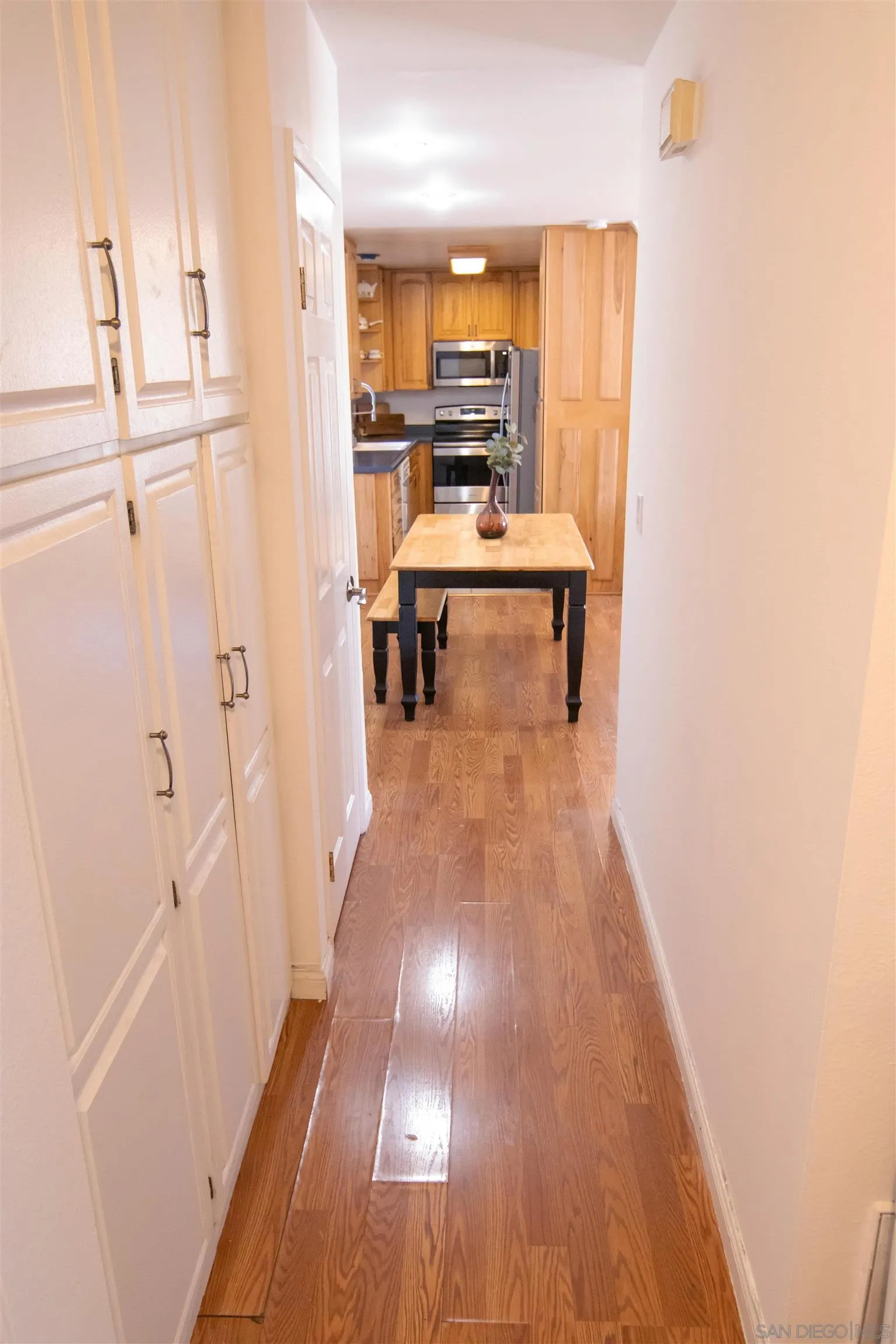 https://cdn.realtyfeed.com/cdn/127/250039806/9df95ae072907f9001abb7f98f3e74f0.webp