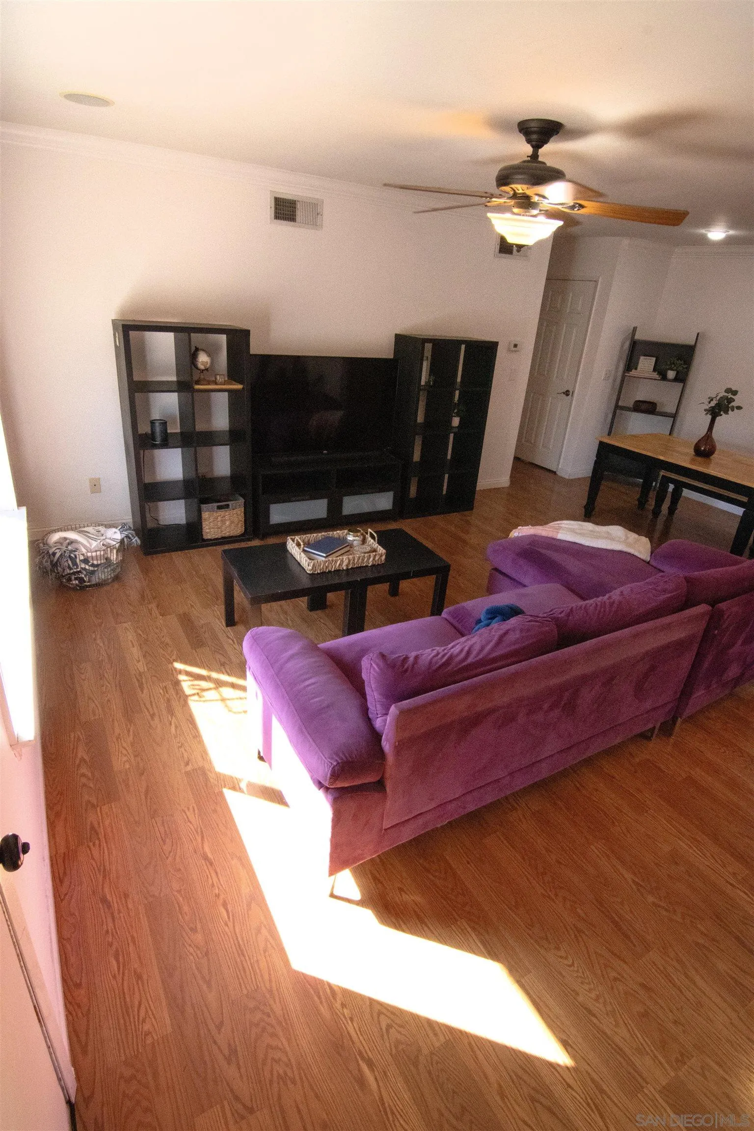 https://cdn.realtyfeed.com/cdn/127/250039806/f12a265b2c778b7234a9c78bf785609a.webp