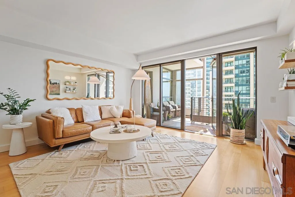 https://cdn.realtyfeed.com/cdn/127/250039811/07181b38c466f862f731b9dd33948d4a.webp
