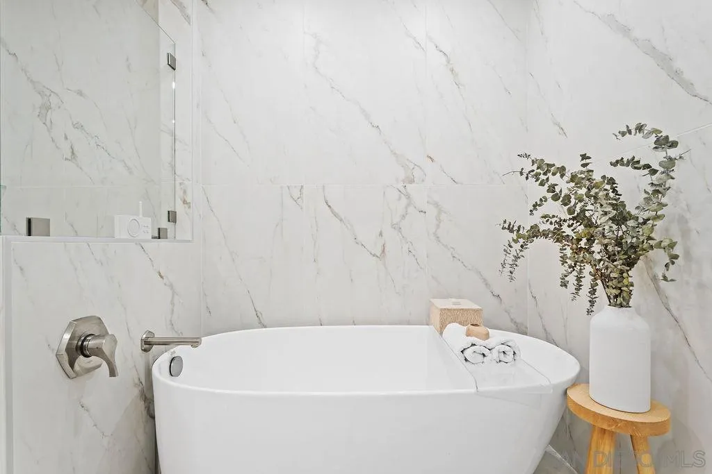 https://cdn.realtyfeed.com/cdn/127/250039811/199693eacee47eef730461b9f21731cc.webp