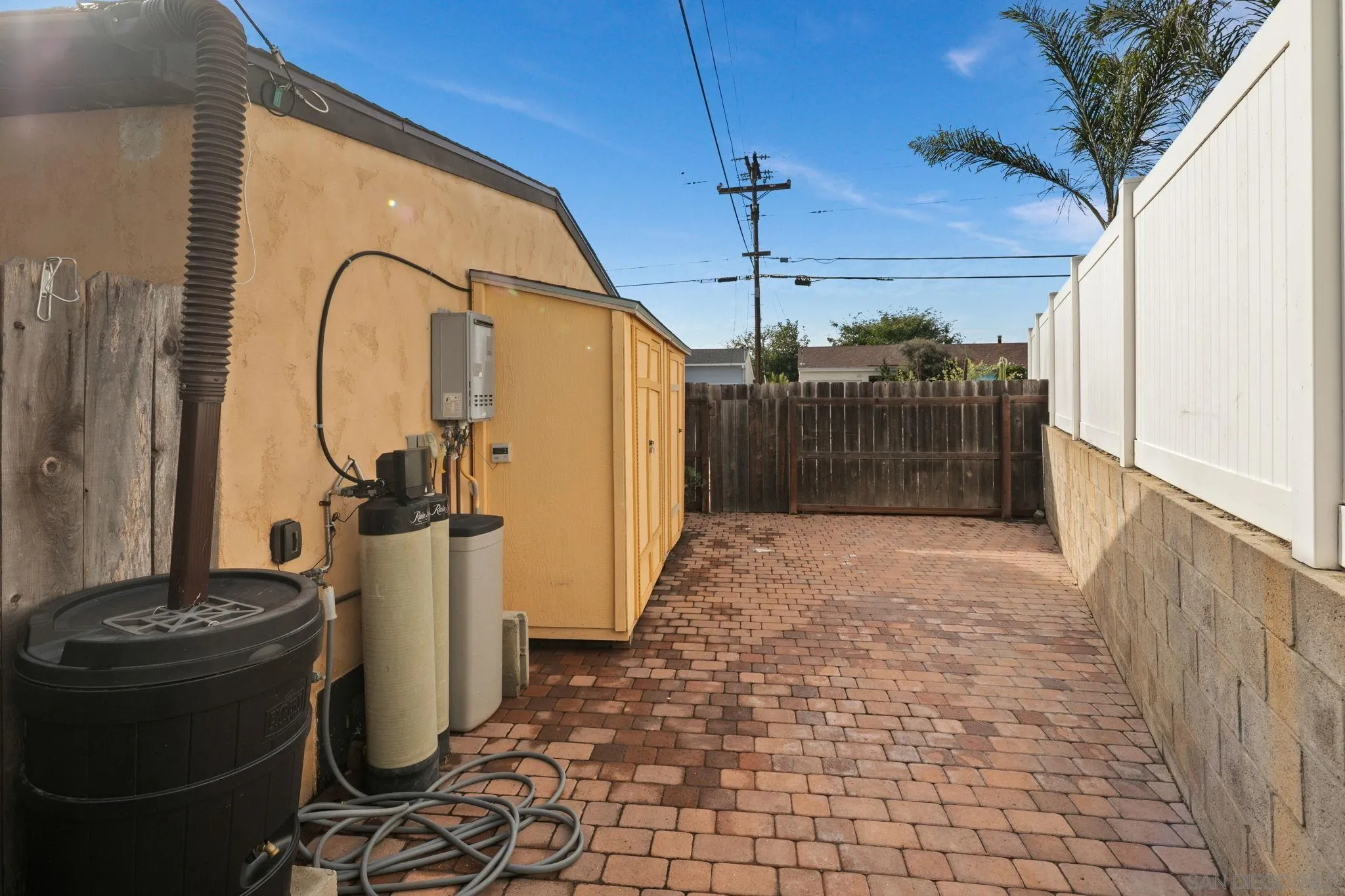 https://cdn.realtyfeed.com/cdn/127/250039812/24f945f789d5448163012e7961d3d822.webp
