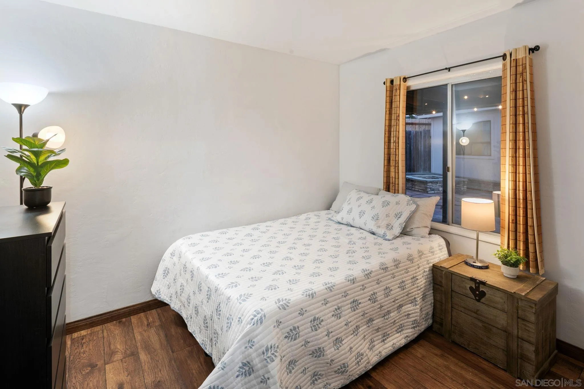 https://cdn.realtyfeed.com/cdn/127/250039812/d9907aec083b872602afac8f0c49d0a2.webp