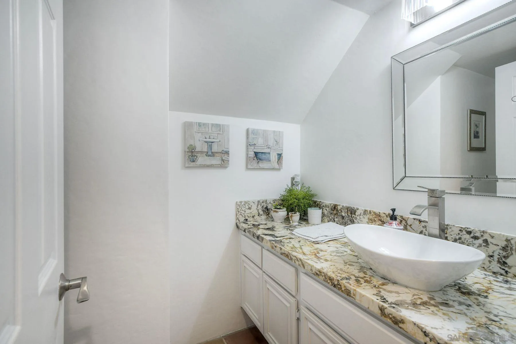 https://cdn.realtyfeed.com/cdn/127/250039815/070f49981e89c3bb91a33861920ae6b3.webp