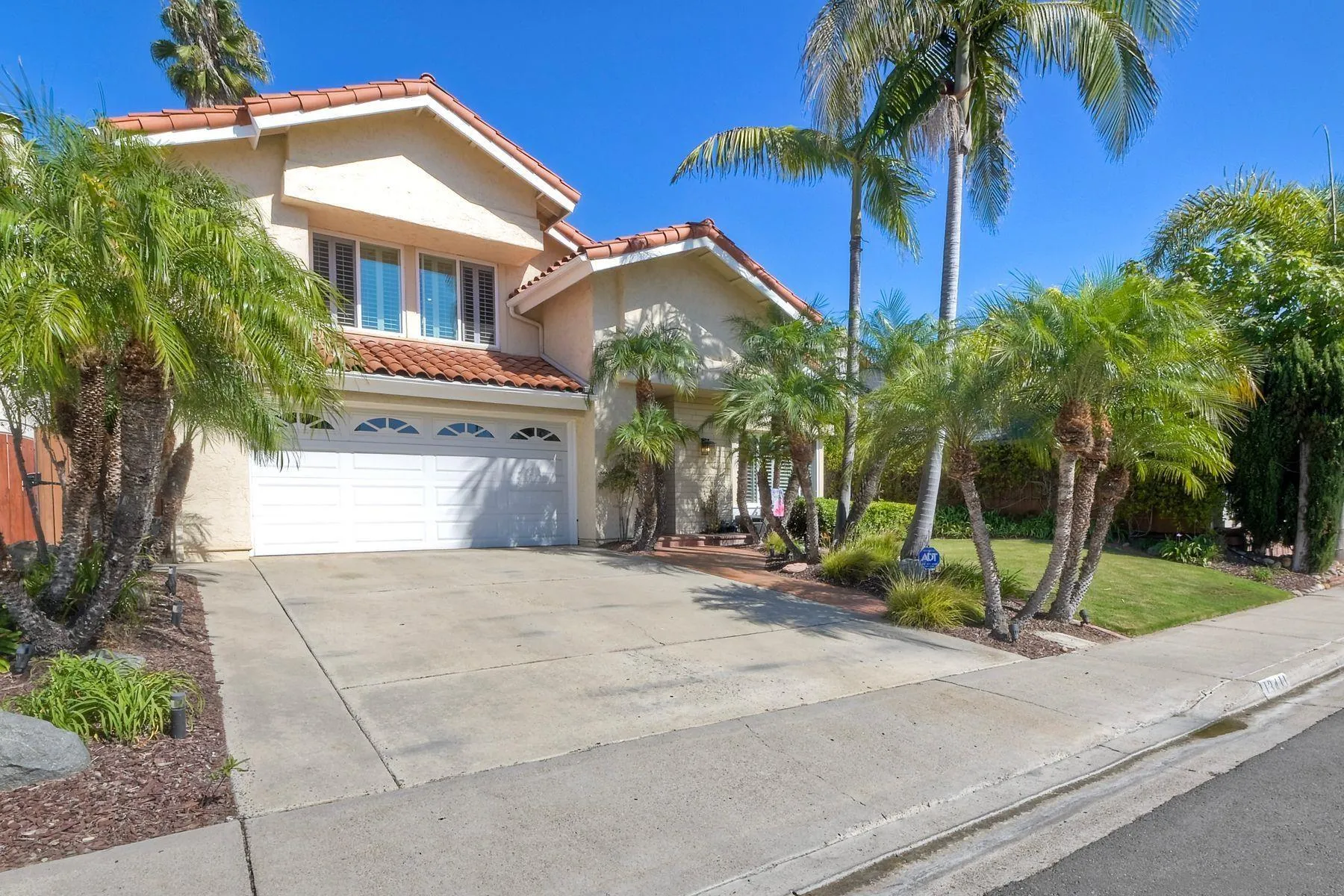 https://cdn.realtyfeed.com/cdn/127/250039815/29e2a343b6d73acd2b36bdc8ddd8047b.webp