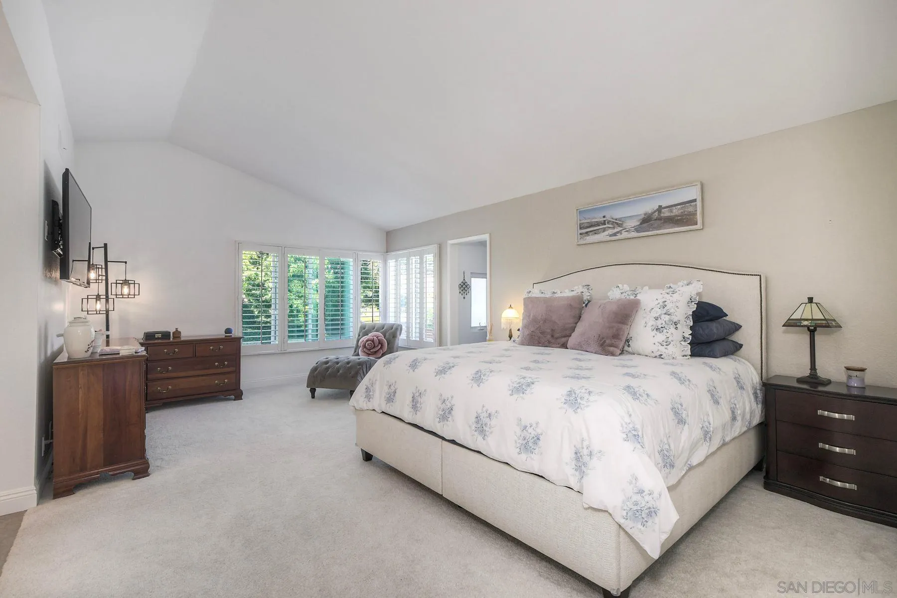 https://cdn.realtyfeed.com/cdn/127/250039815/de721bb7408e3097a1bdf2d770a76927.webp