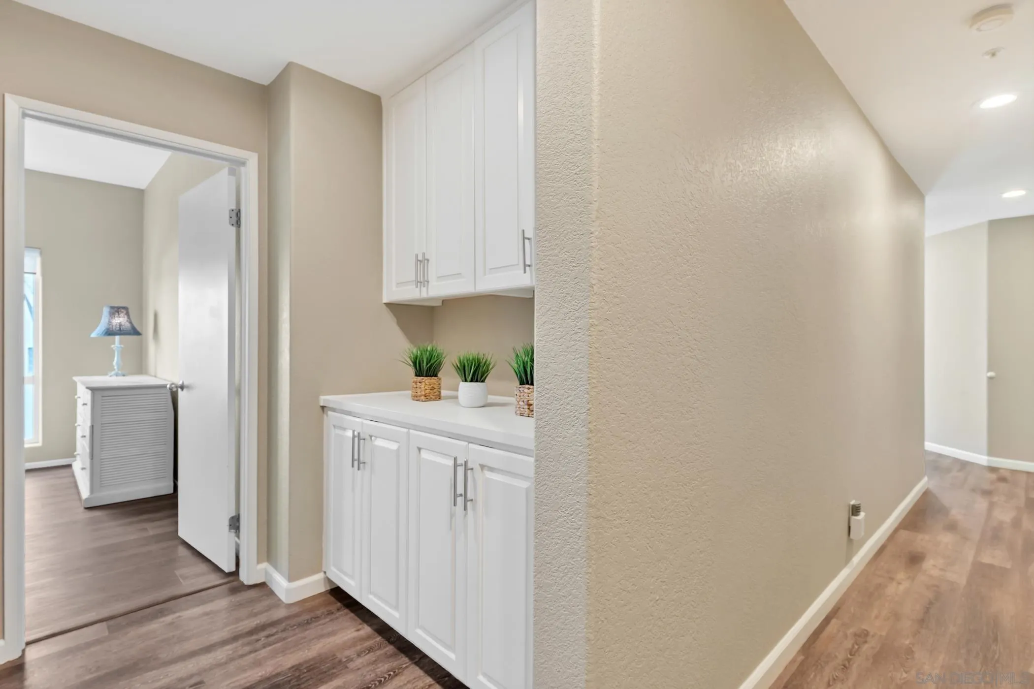 https://cdn.realtyfeed.com/cdn/127/250039817/9fae969e64e04fd67bd17506f4bf3ea5.webp