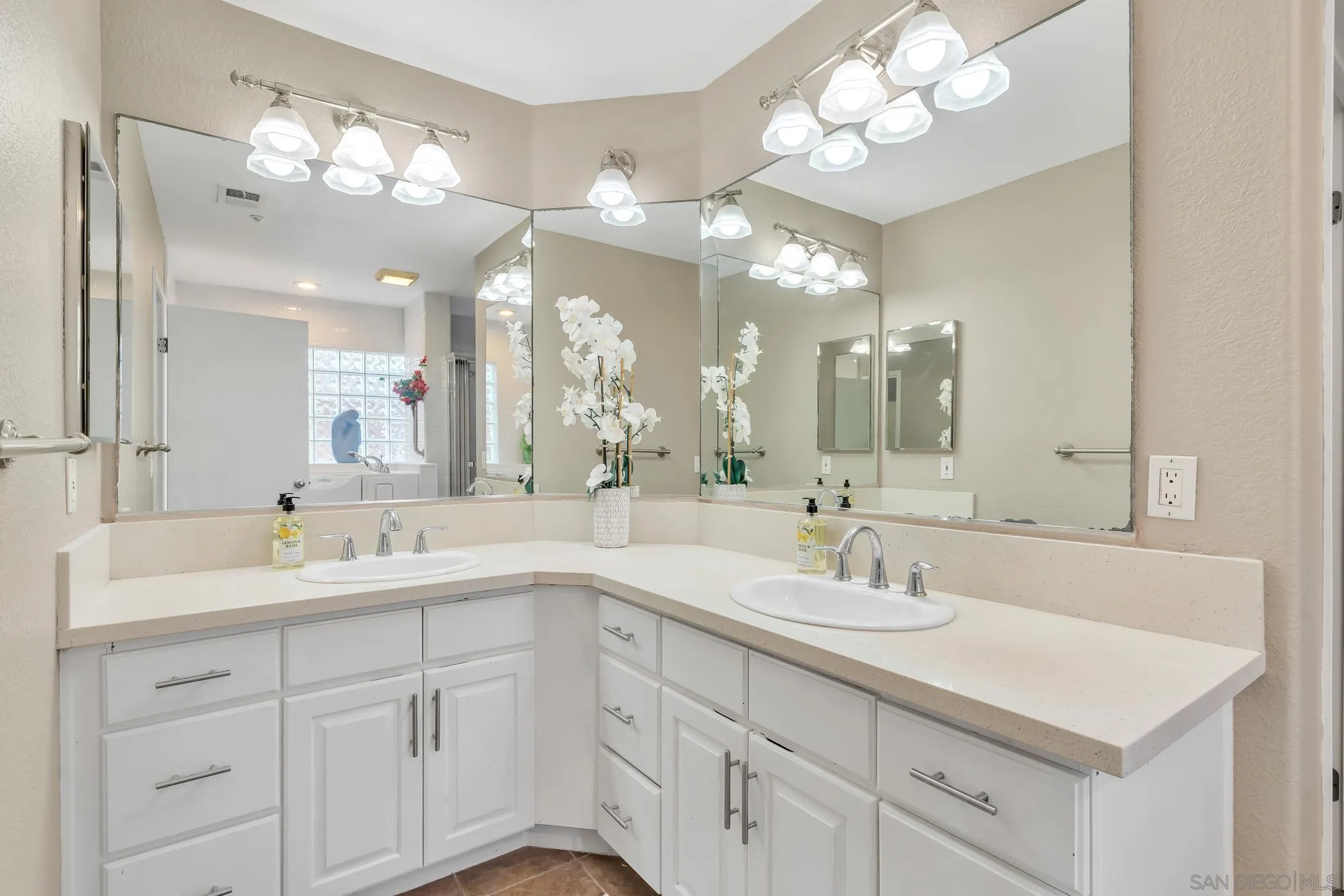 Photo #25: 250039817 Listing: Photo #25