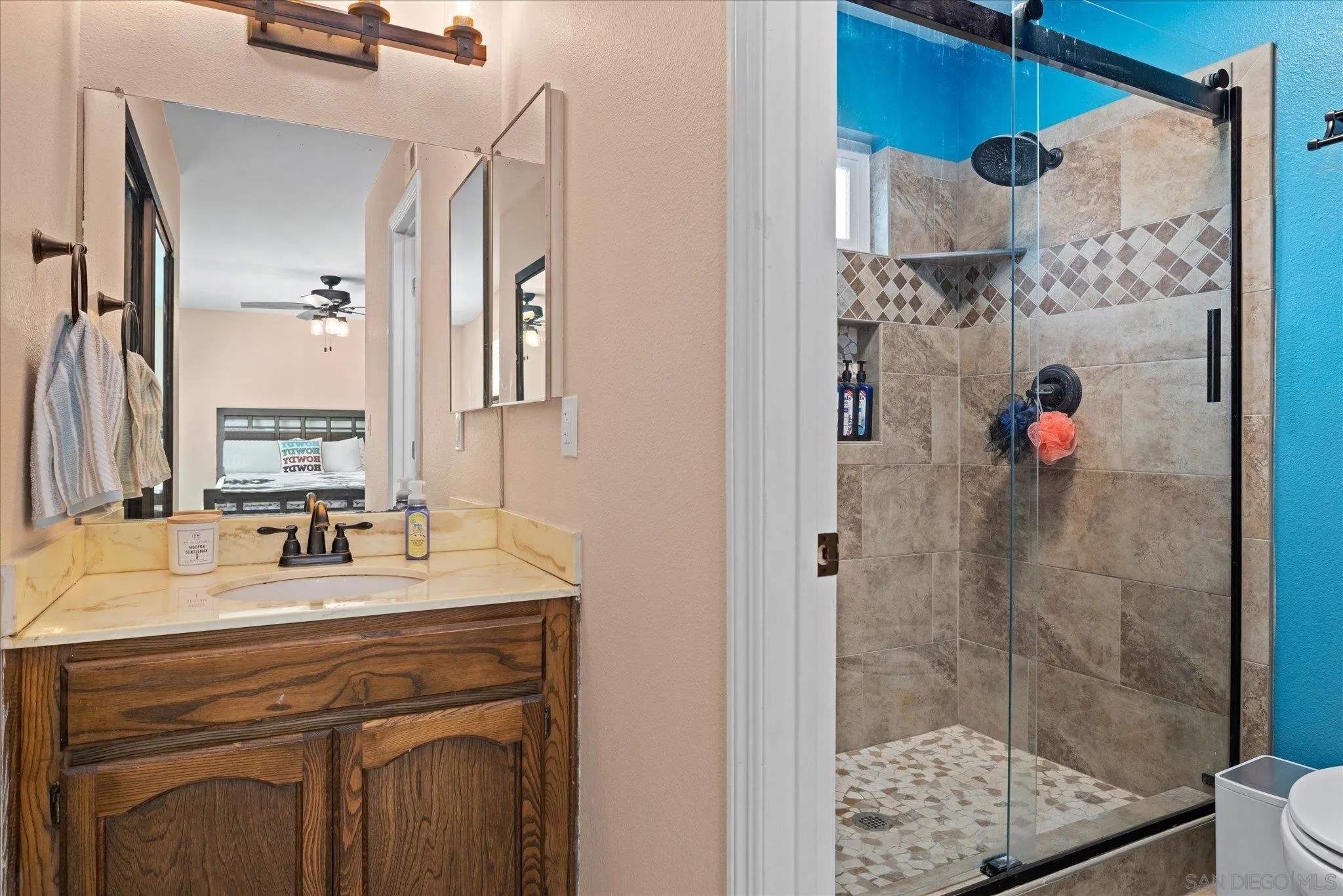 https://cdn.realtyfeed.com/cdn/127/250039825/0914c9f297f8630bd4f7889321d1a81e.webp