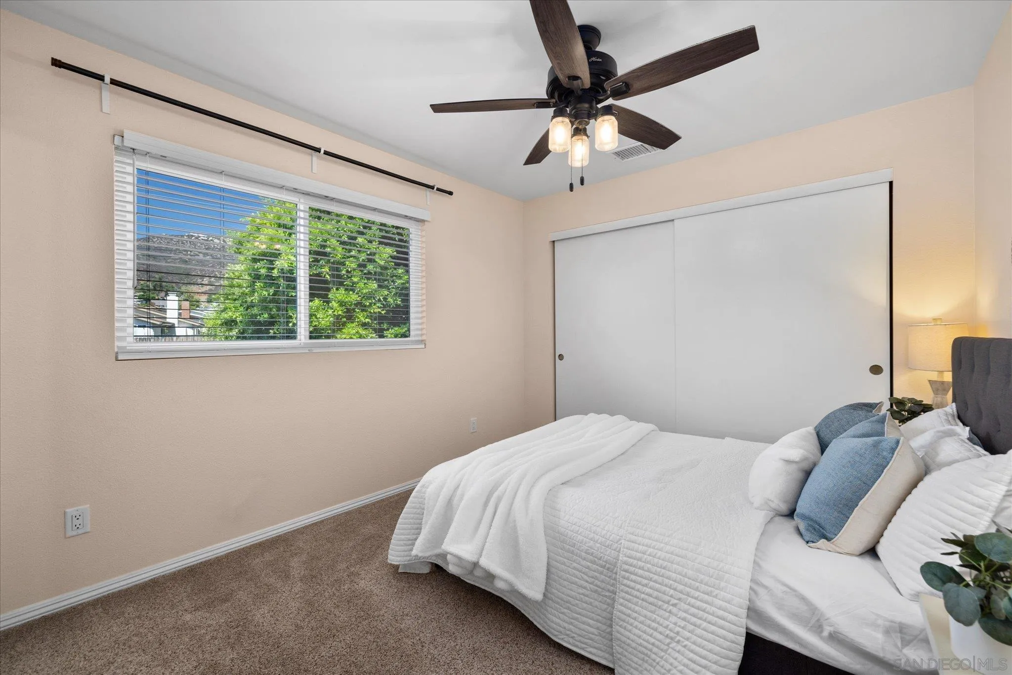 https://cdn.realtyfeed.com/cdn/127/250039825/2c19e463ade9f926ea076207139a17ec.webp