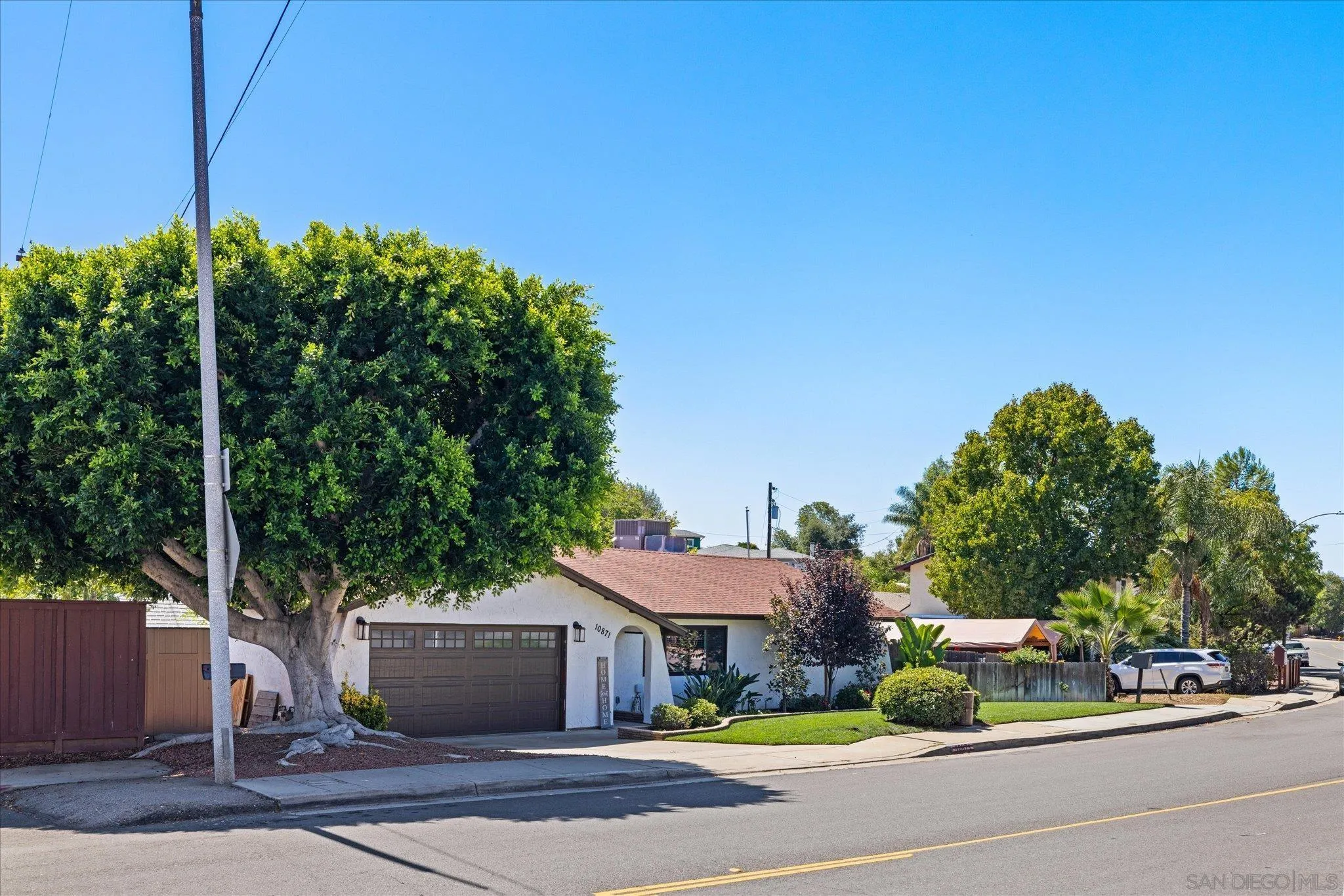https://cdn.realtyfeed.com/cdn/127/250039825/7d6ed79c4cd4724b8bfb0aa2225b8cab.webp