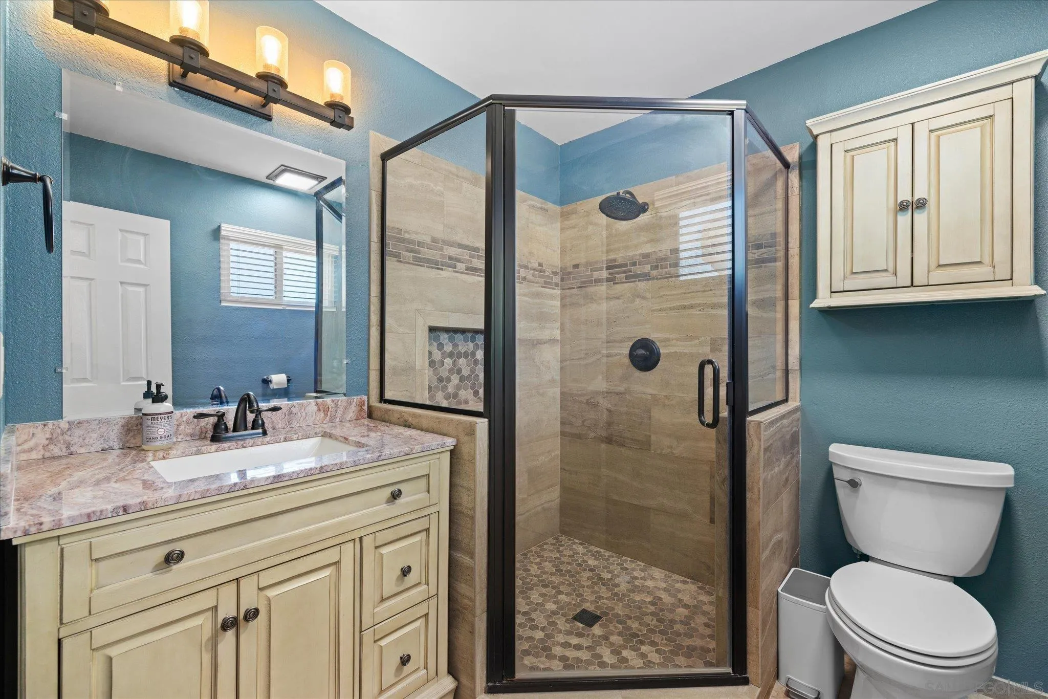 https://cdn.realtyfeed.com/cdn/127/250039825/ddd0ef54ac0777f794faac91d1e51d06.webp