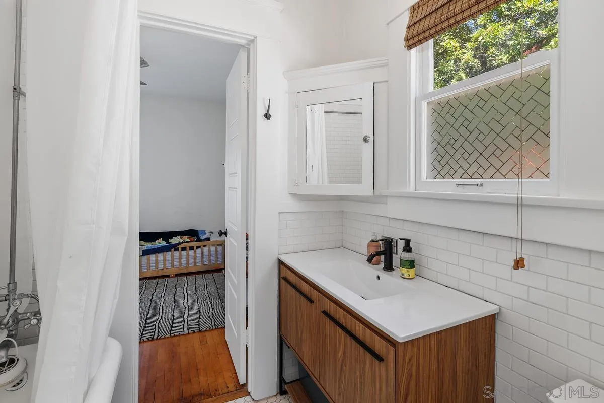 https://cdn.realtyfeed.com/cdn/127/250039828/0a6621b8b2b4b245897de794ce41ea0c.webp