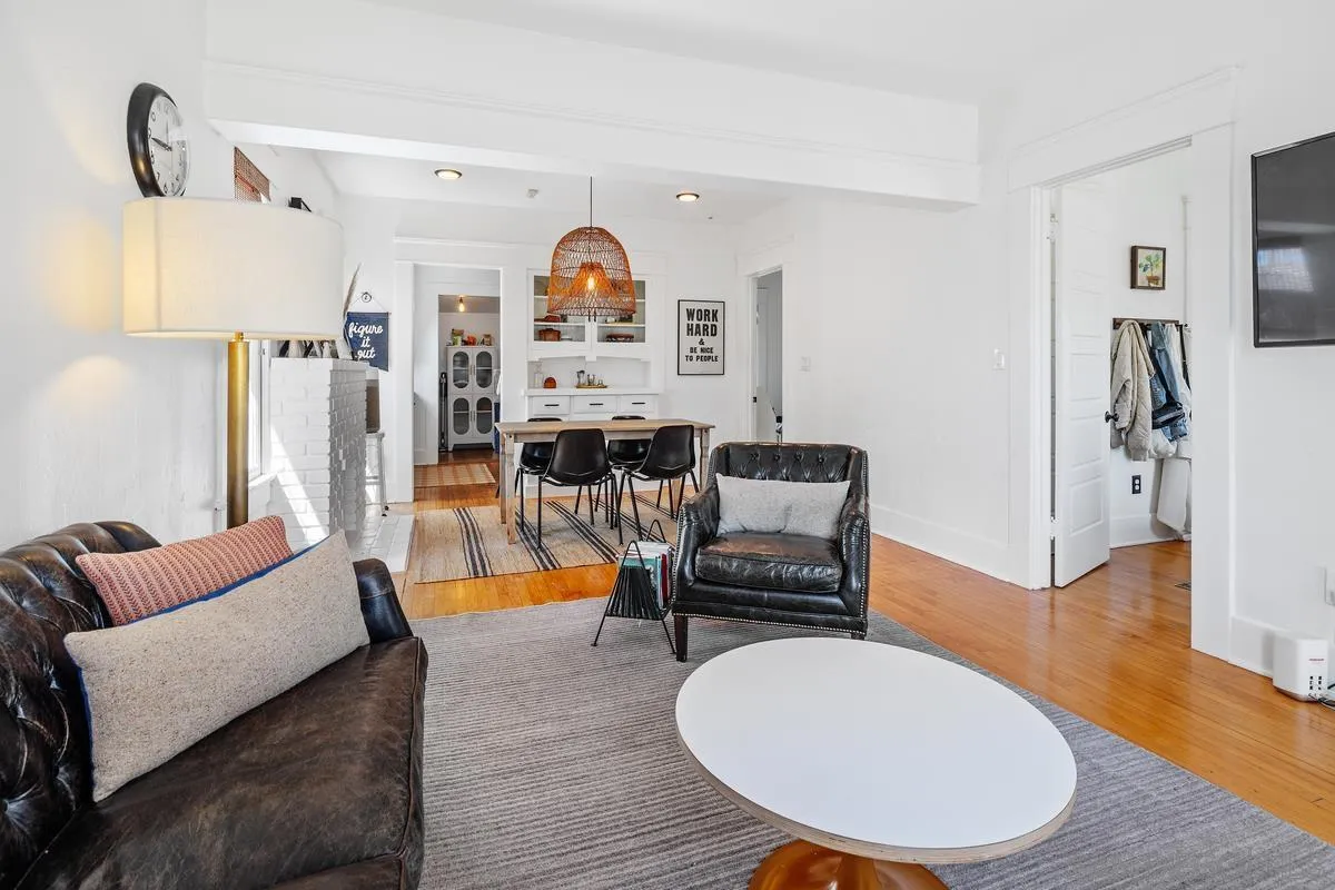 https://cdn.realtyfeed.com/cdn/127/250039828/0b64d613ed254c54825076d8a57b68e9.webp