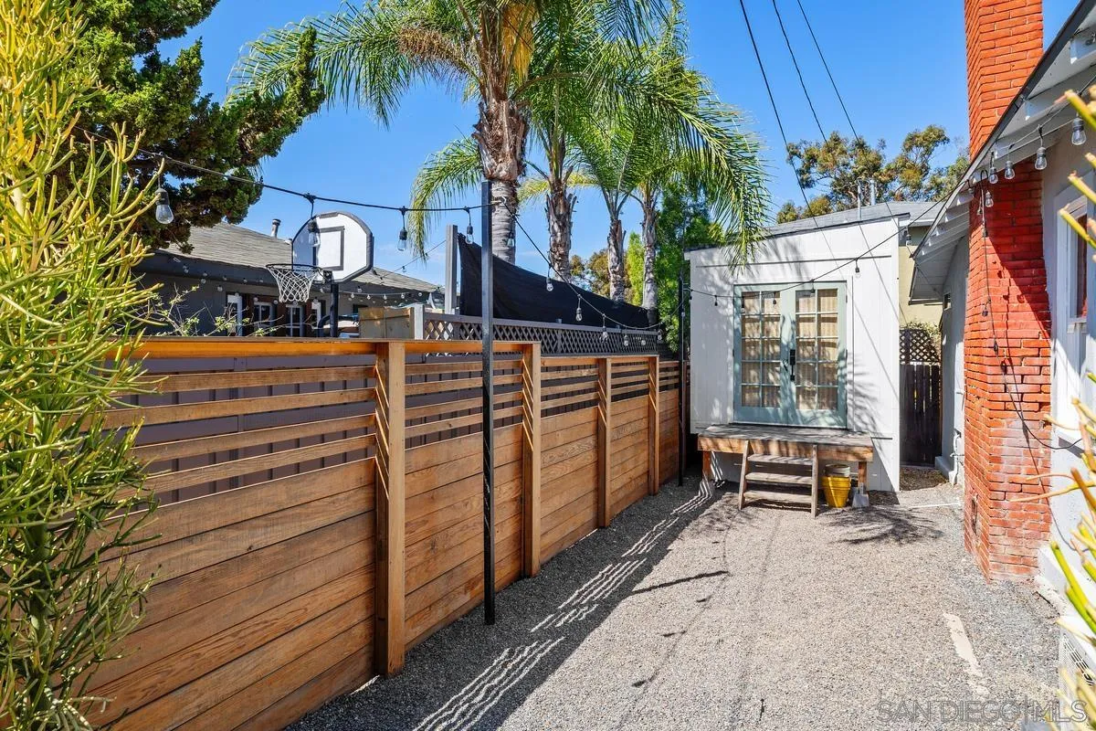 https://cdn.realtyfeed.com/cdn/127/250039828/38f83054a7b379a9f765c9e31e5e8721.webp