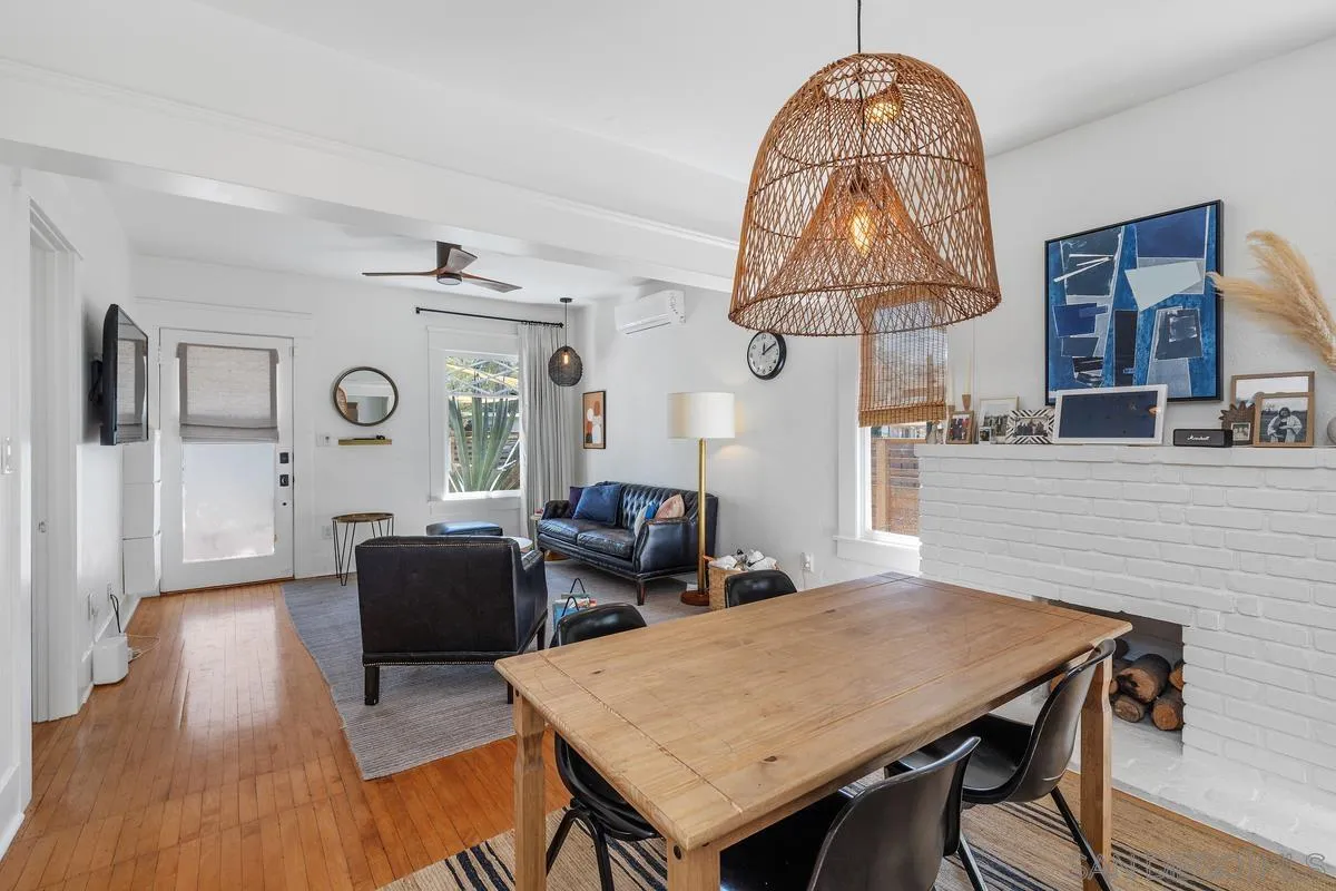 https://cdn.realtyfeed.com/cdn/127/250039828/85c9e3ae9bf6fe94f2a9cfd348b94aee.webp