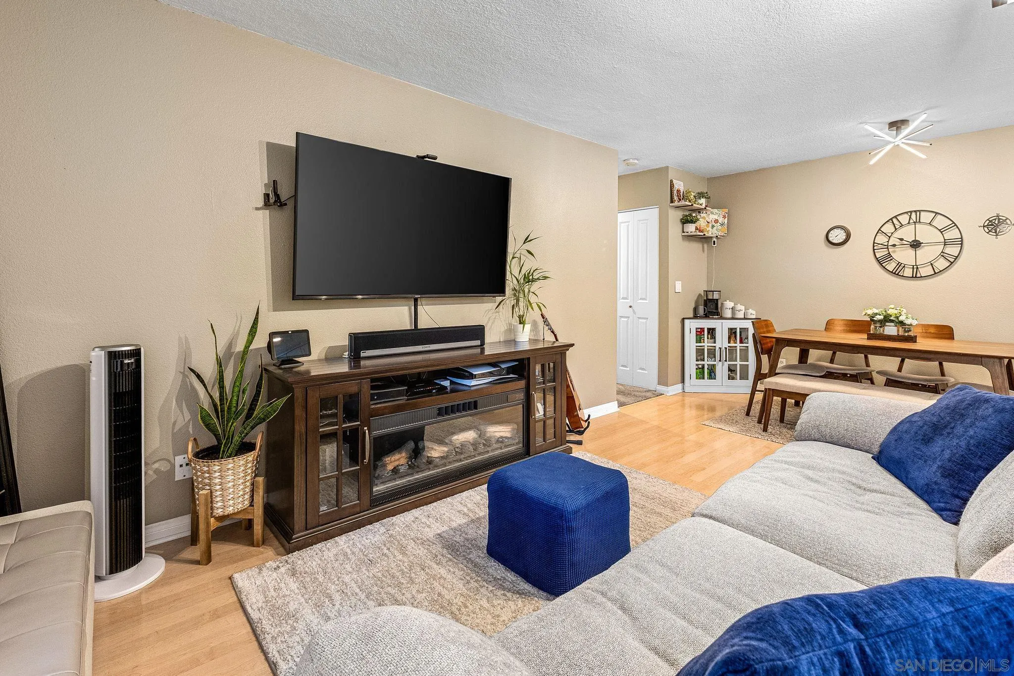 https://cdn.realtyfeed.com/cdn/127/250039829/8eb98305b107202912c27f9ce123fe40.webp