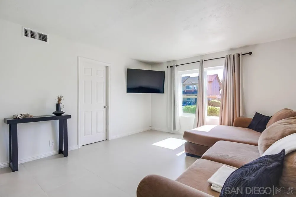 Photo #6: 250039830 Listing 