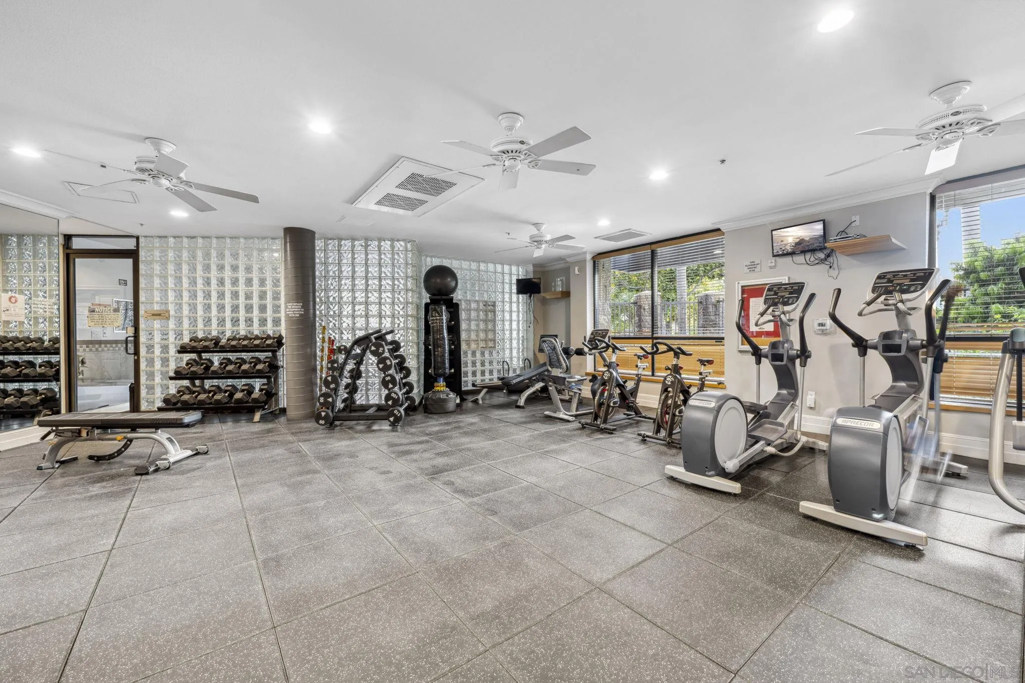 https://cdn.realtyfeed.com/cdn/127/250039833/149ec2a49d87b5eb0d8e4bc19d6f6e62.webp