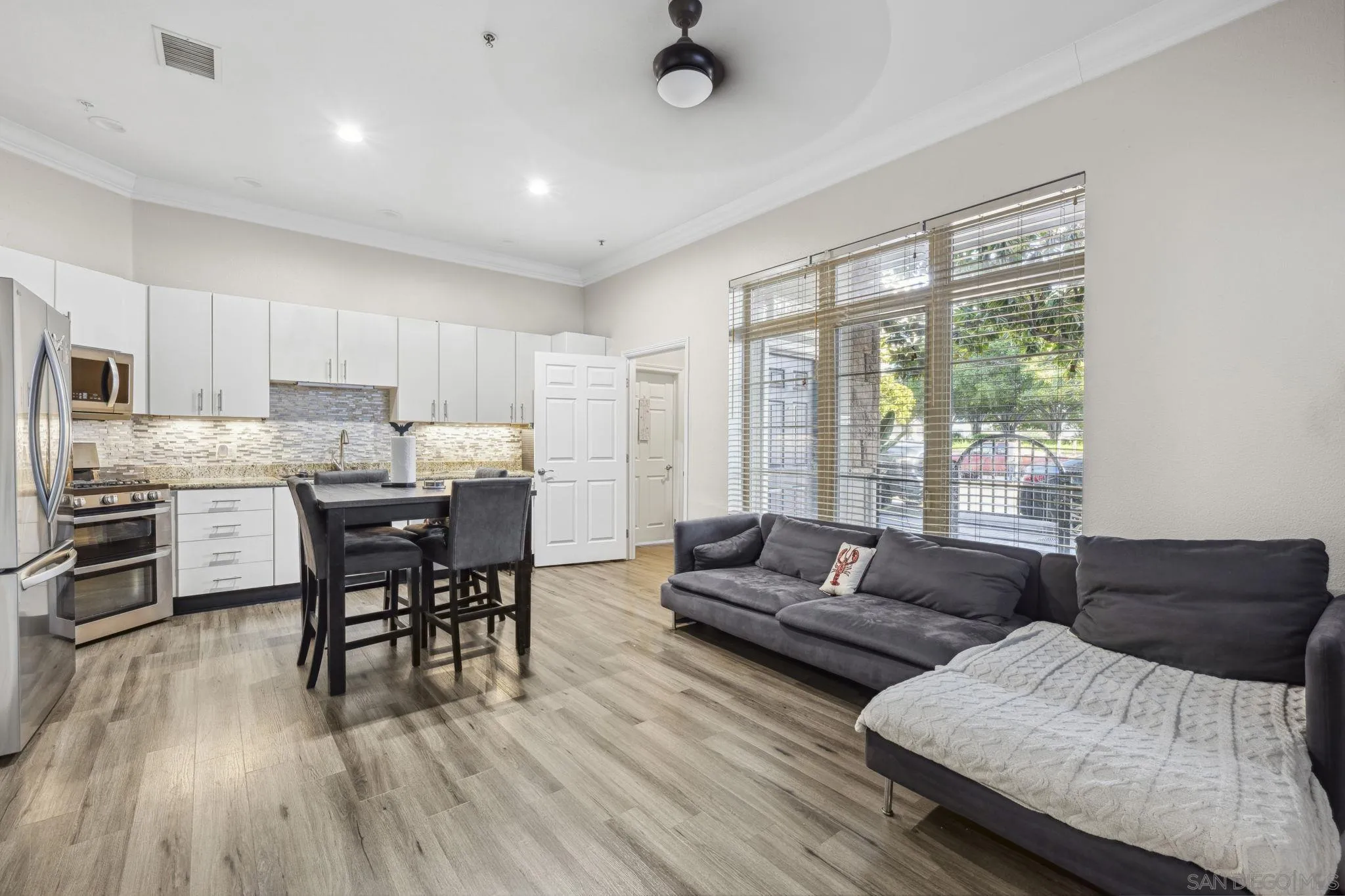 https://cdn.realtyfeed.com/cdn/127/250039833/1f209beff1eb59ba28d699b9543a45a0.webp