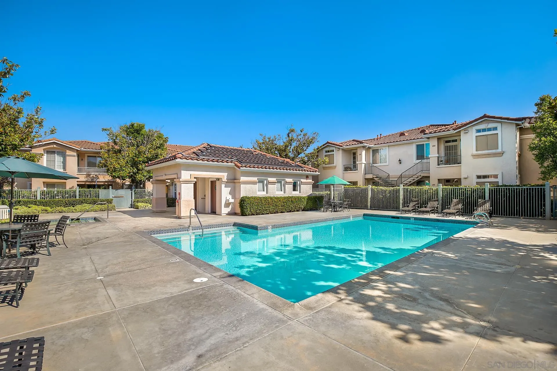https://cdn.realtyfeed.com/cdn/127/250039834/2b0a274540c5e0830d2c659a99e9c0e3.webp