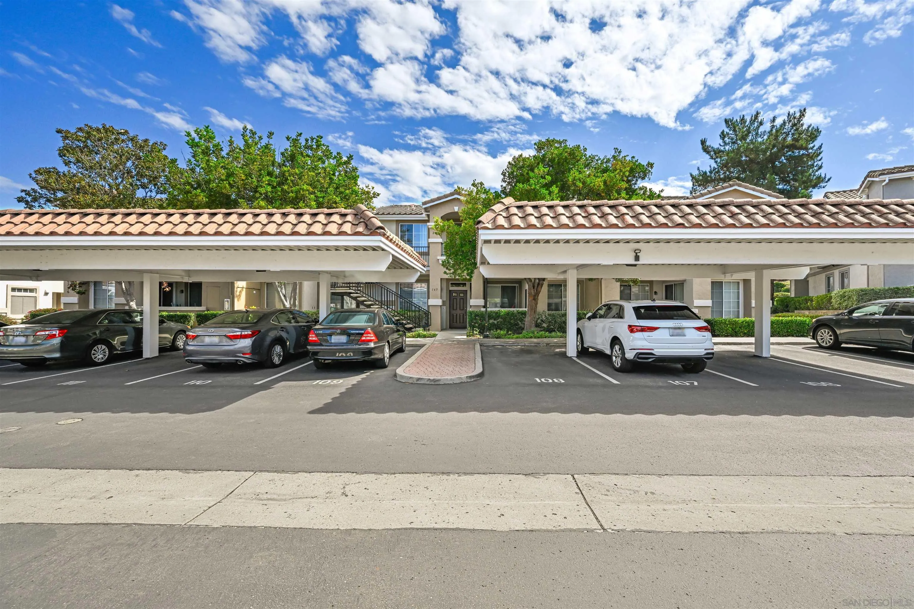 https://cdn.realtyfeed.com/cdn/127/250039834/4abb7892f196d4b32b343ac5b7122a58.webp