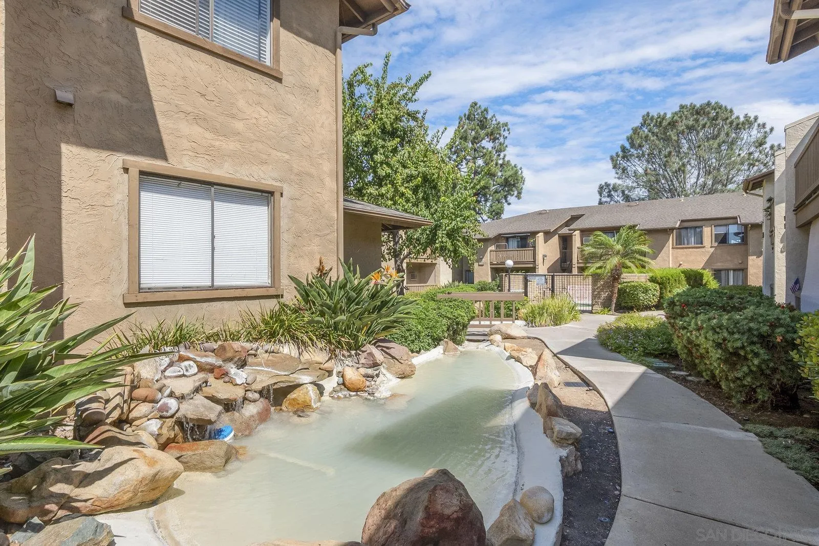 https://cdn.realtyfeed.com/cdn/127/250039837/bdba61d511e0fe6dba462dc805afae32.webp