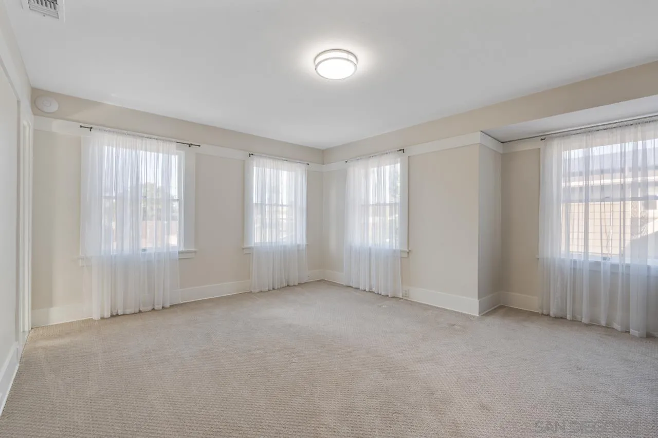 https://cdn.realtyfeed.com/cdn/127/250039845/3f677f9d851d996c0862fa4135bbfb1c.webp