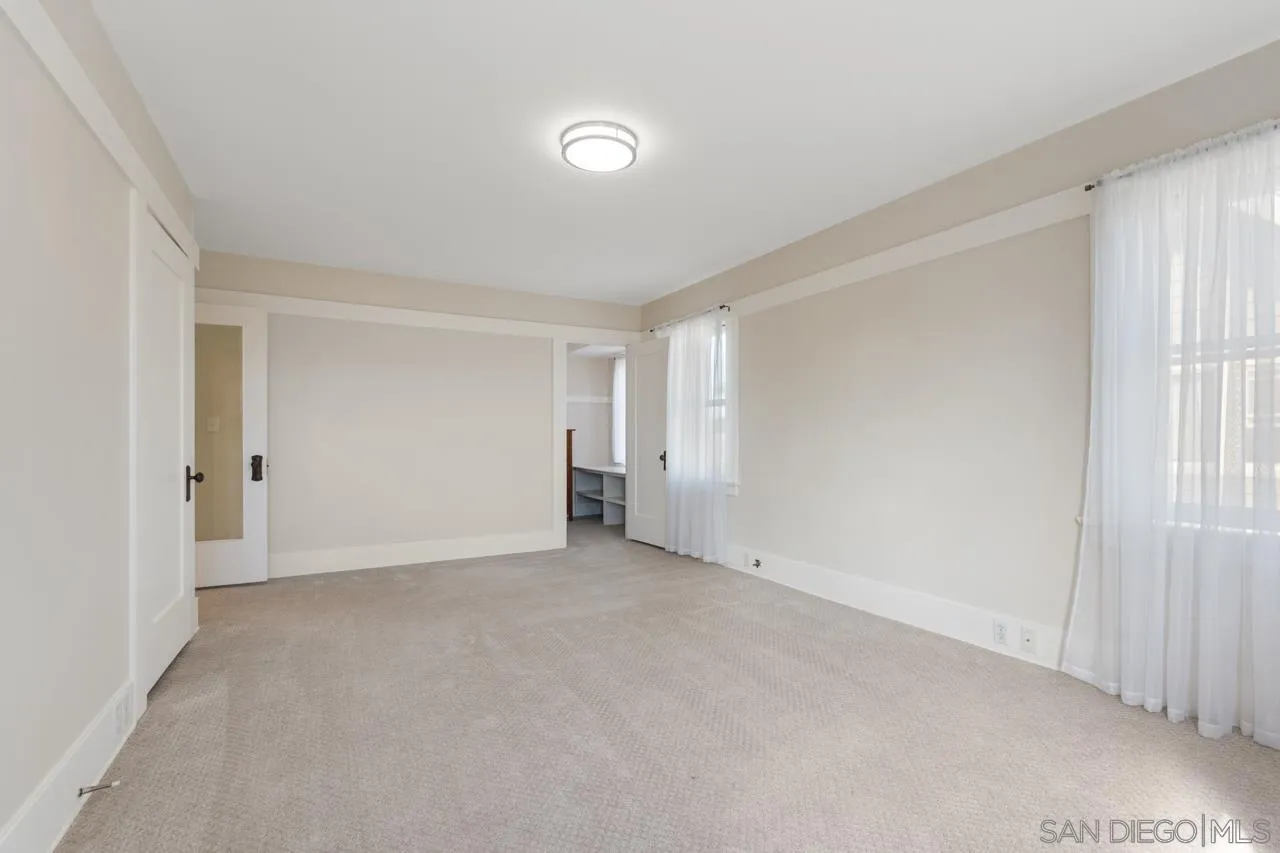 https://cdn.realtyfeed.com/cdn/127/250039845/5bdc6e445b03693e1a821bbd771338a7.webp