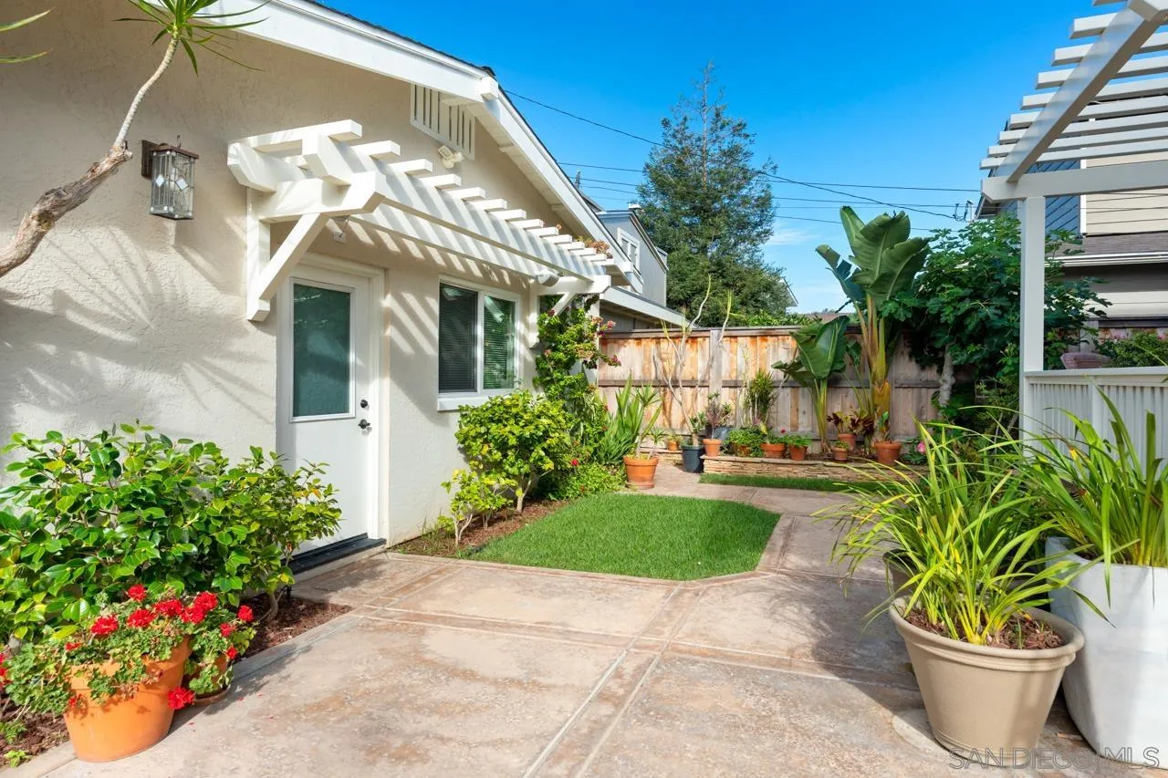 https://cdn.realtyfeed.com/cdn/127/250039845/e38c25925213327f78da58a629e8c6d0.webp