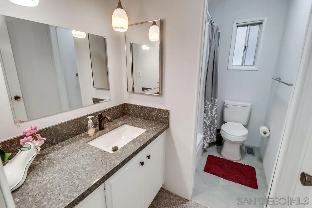 https://cdn.realtyfeed.com/cdn/127/250039846/dca66fb834d99352013ecf0603280b68.webp