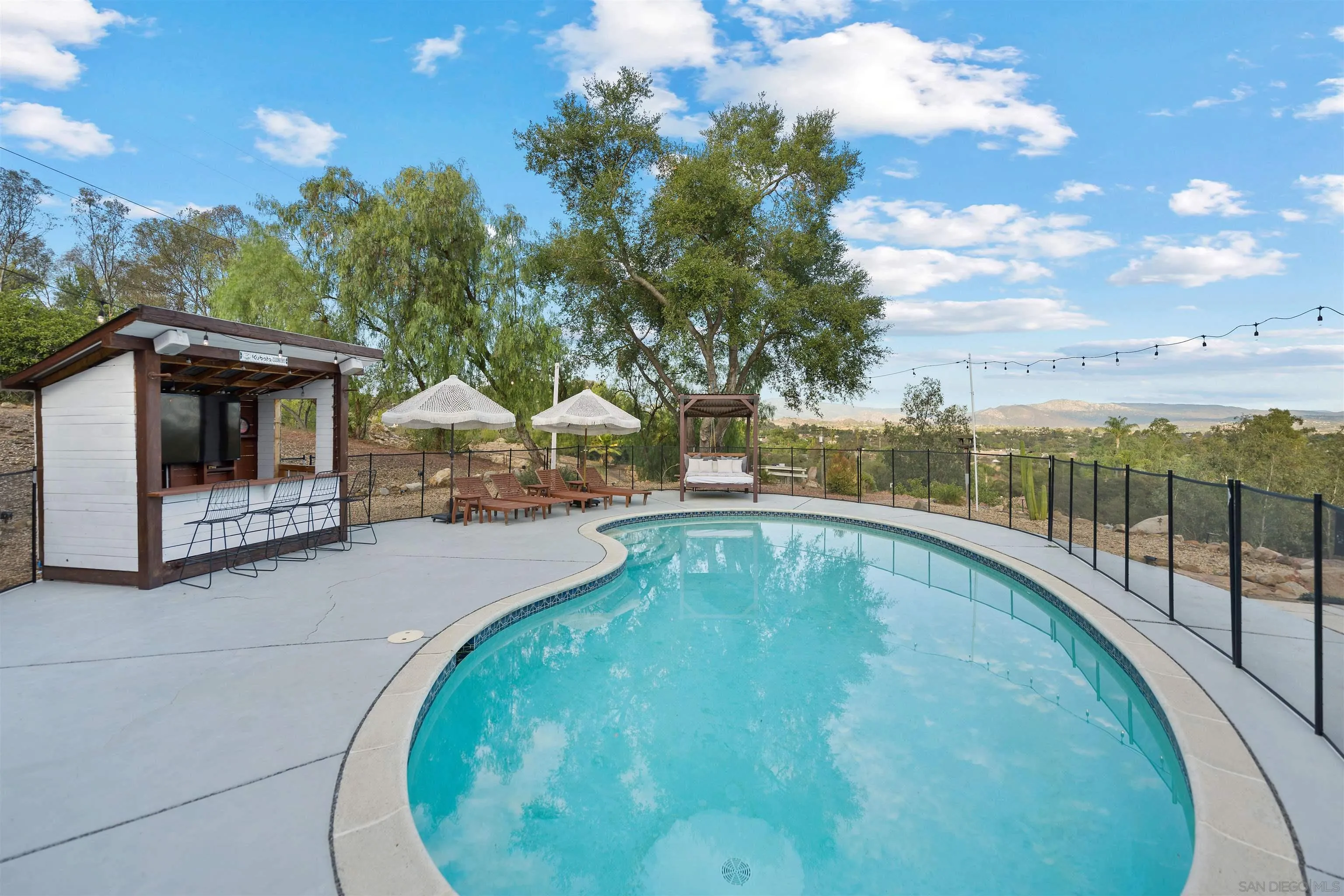 https://cdn.realtyfeed.com/cdn/127/250039854/7d40fae689d82fa076e10b1110db757b.webp