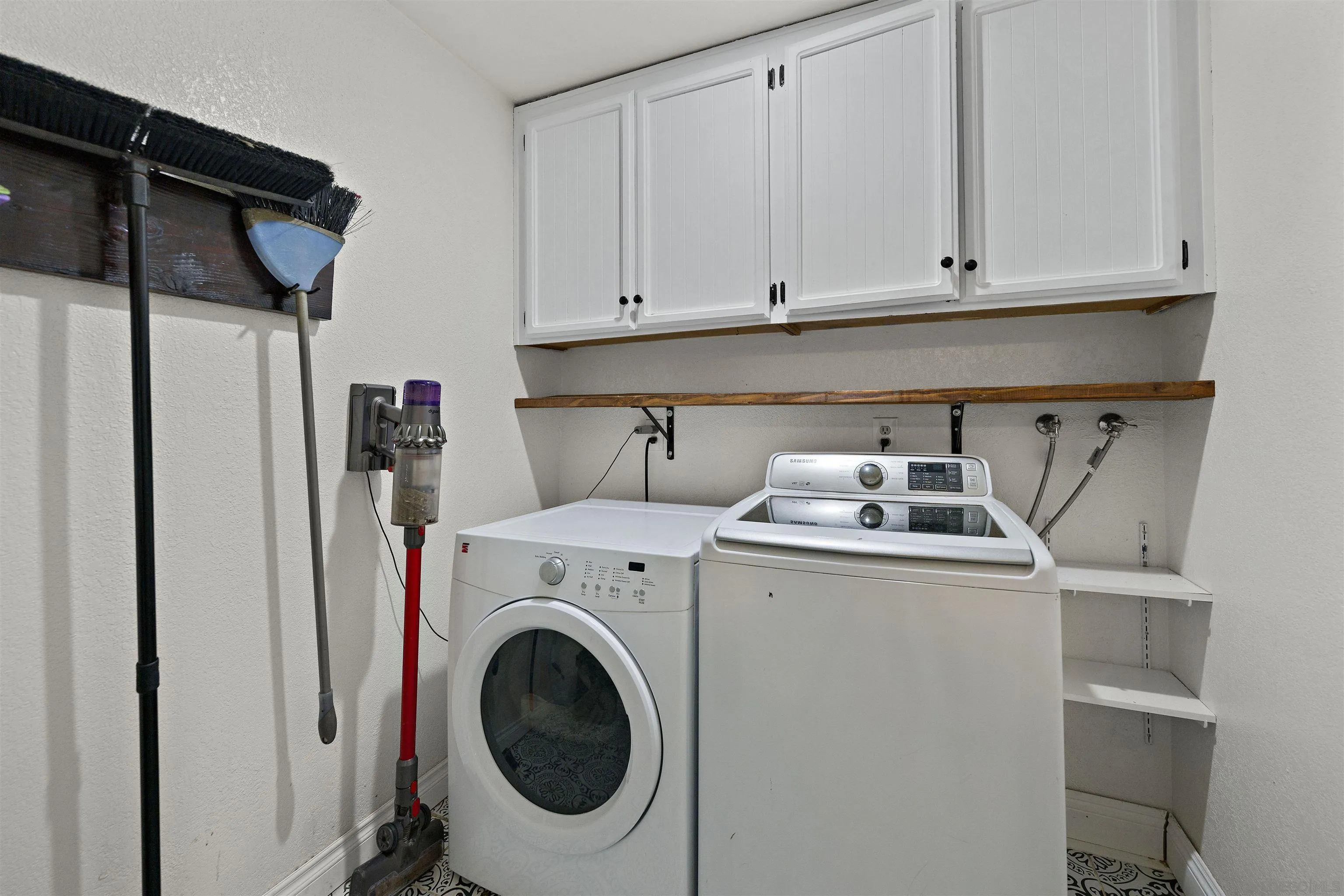 https://cdn.realtyfeed.com/cdn/127/250039854/abdbf25da076c4c14cb4390ae8b05c8f.webp
