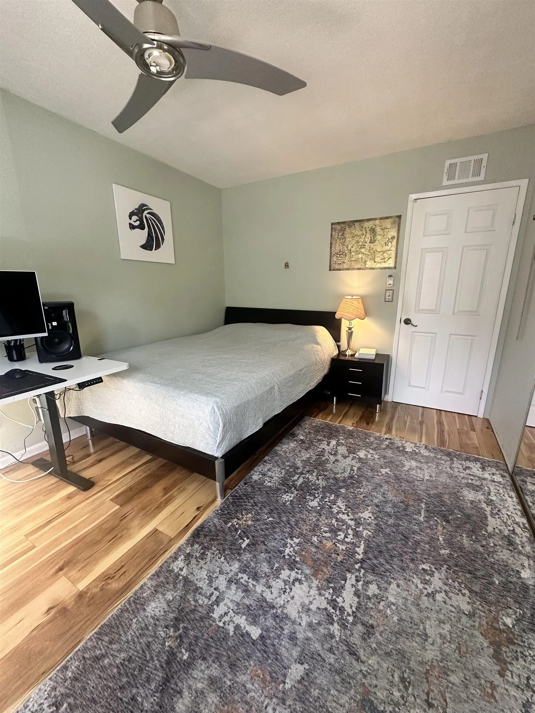 https://cdn.realtyfeed.com/cdn/127/250039864/a67d70e7476db5b6f609892b6f1b0119.webp