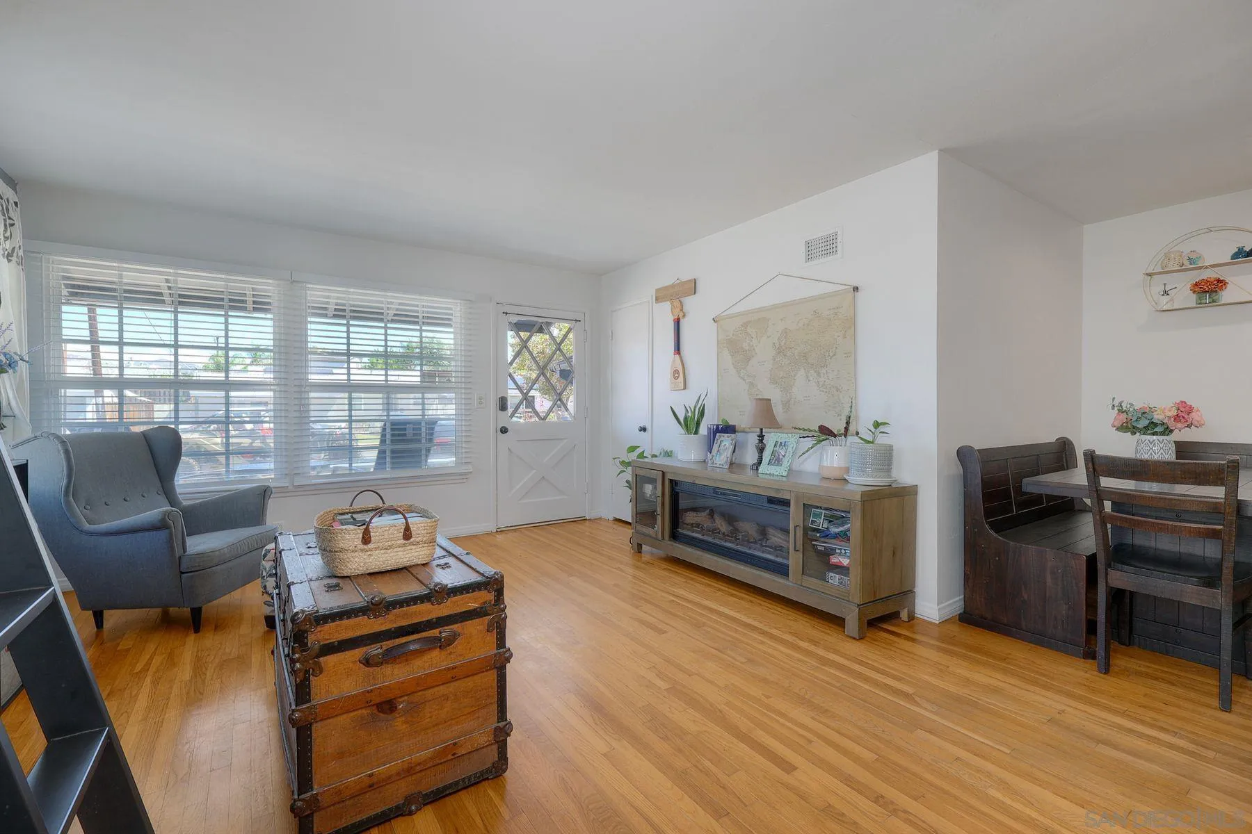 https://cdn.realtyfeed.com/cdn/127/250039865/bc454a2f66d92ce8bb52f9f7c37a6865.webp
