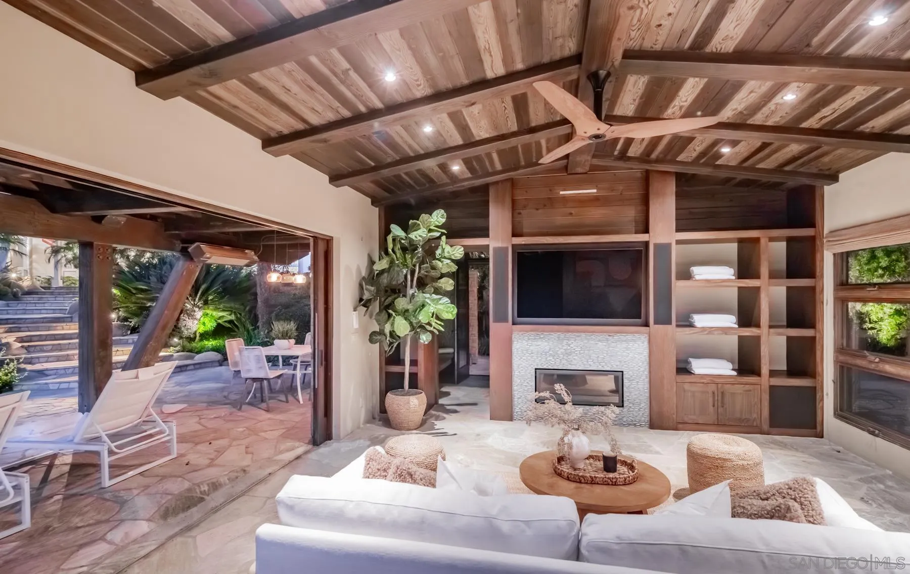 https://cdn.realtyfeed.com/cdn/127/250039866/0c66e5f23224b89b0fd08de5f3d7d37d.webp