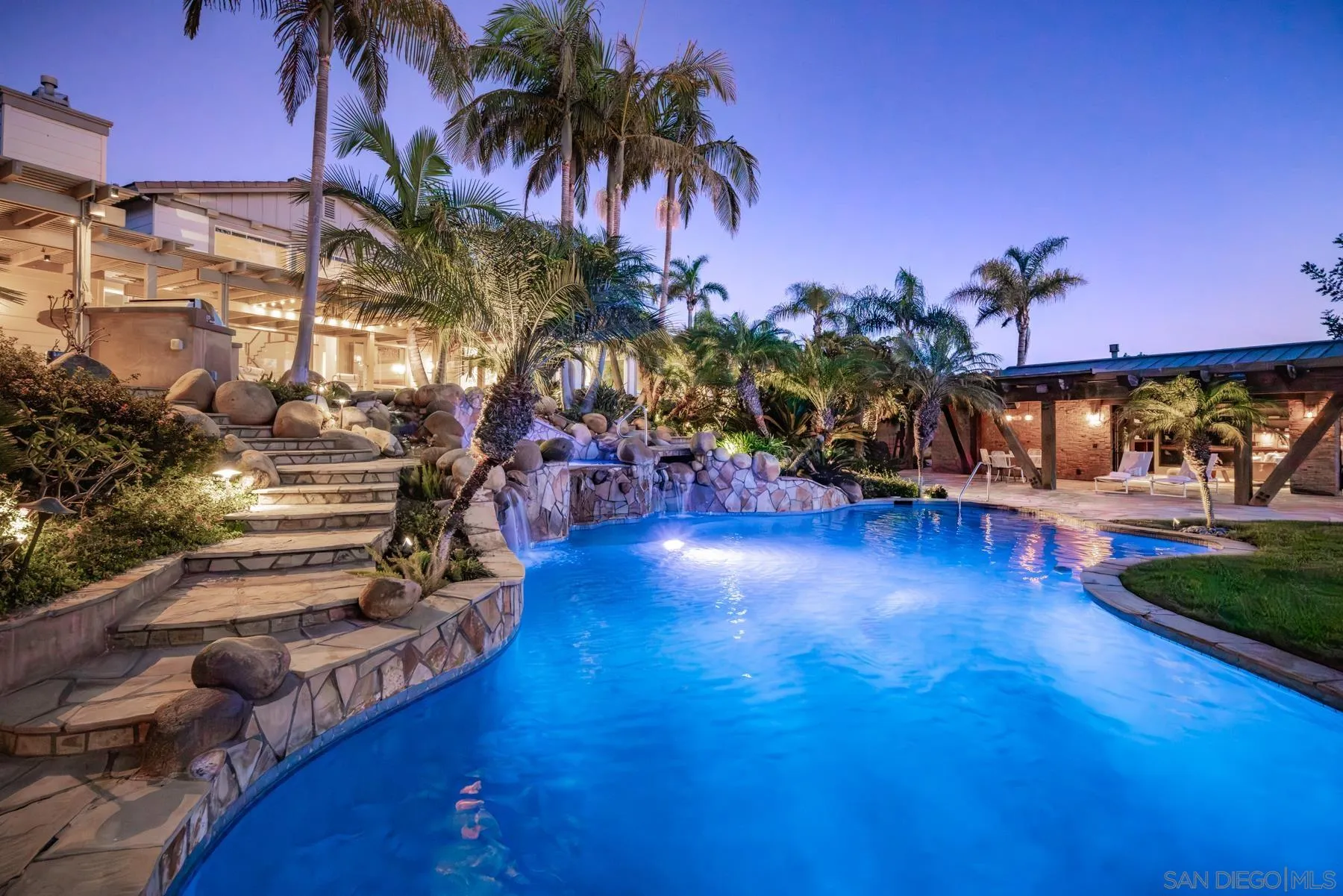 https://cdn.realtyfeed.com/cdn/127/250039866/2d9a38b02eafd29dab58cd1c6815c9eb.webp