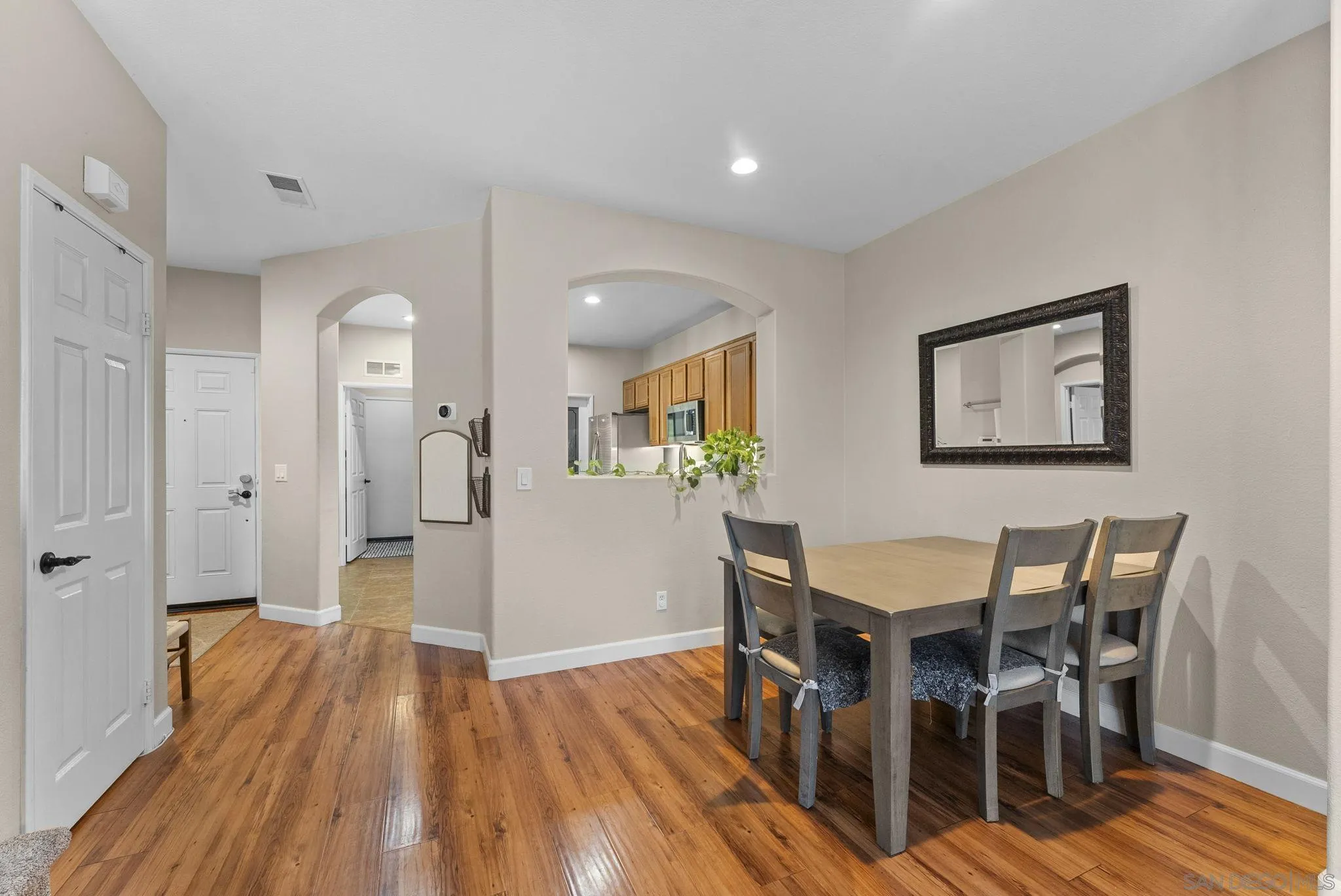 Photo #5: 250039868 Listing 