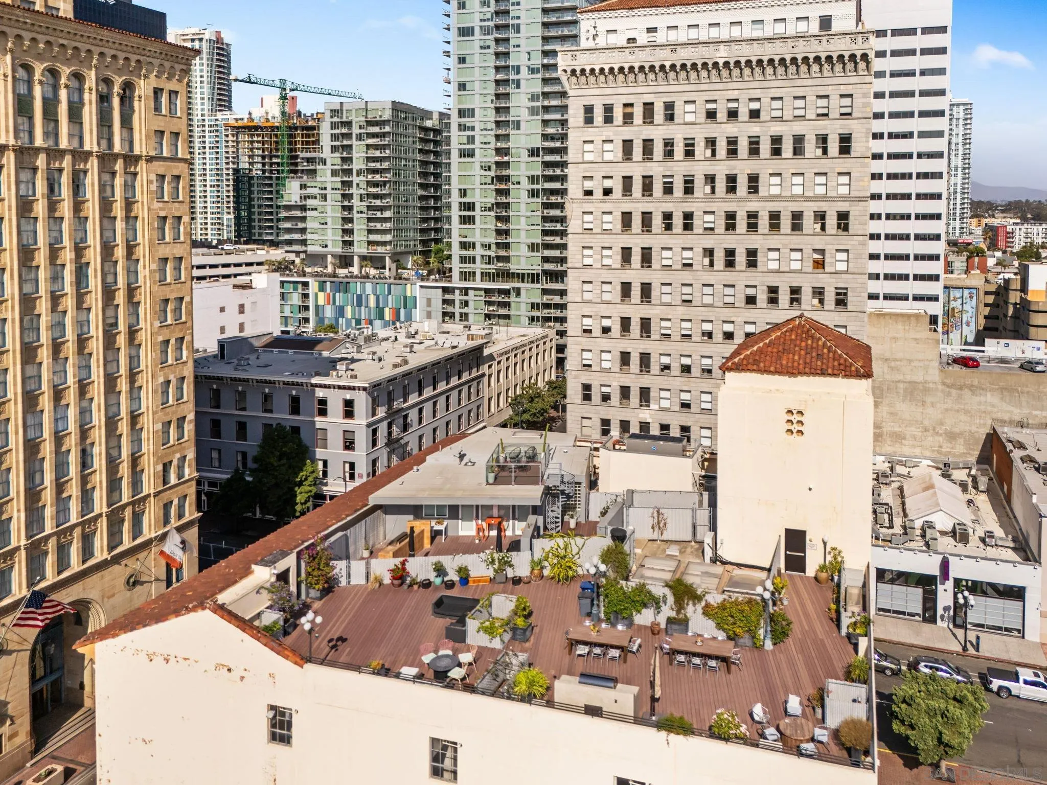 https://cdn.realtyfeed.com/cdn/127/250039875/1f8bc3f05bccaaa69bc5324f294527fa.webp
