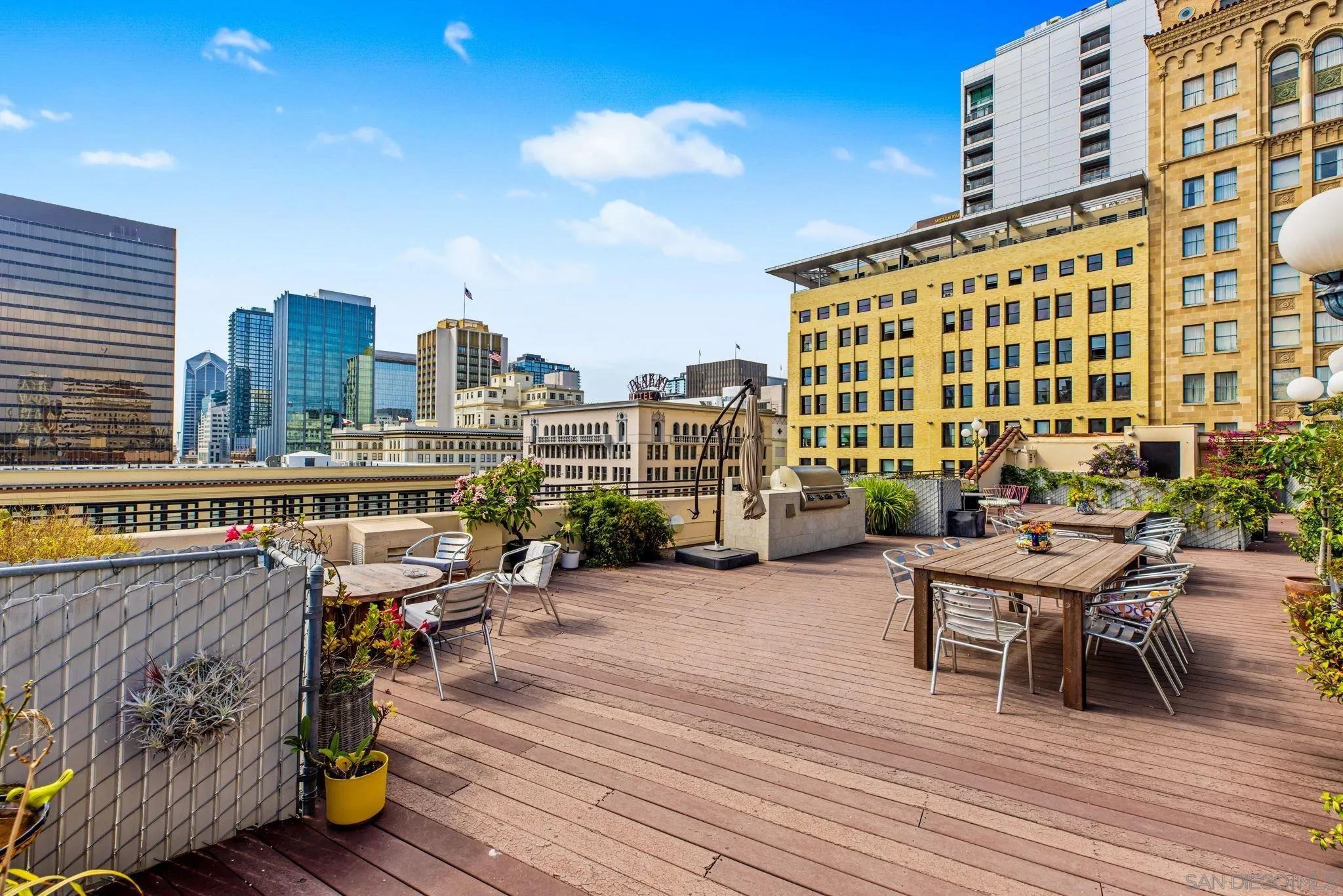 https://cdn.realtyfeed.com/cdn/127/250039875/894f827b59d397dc4f68e86cb0f6af55.webp