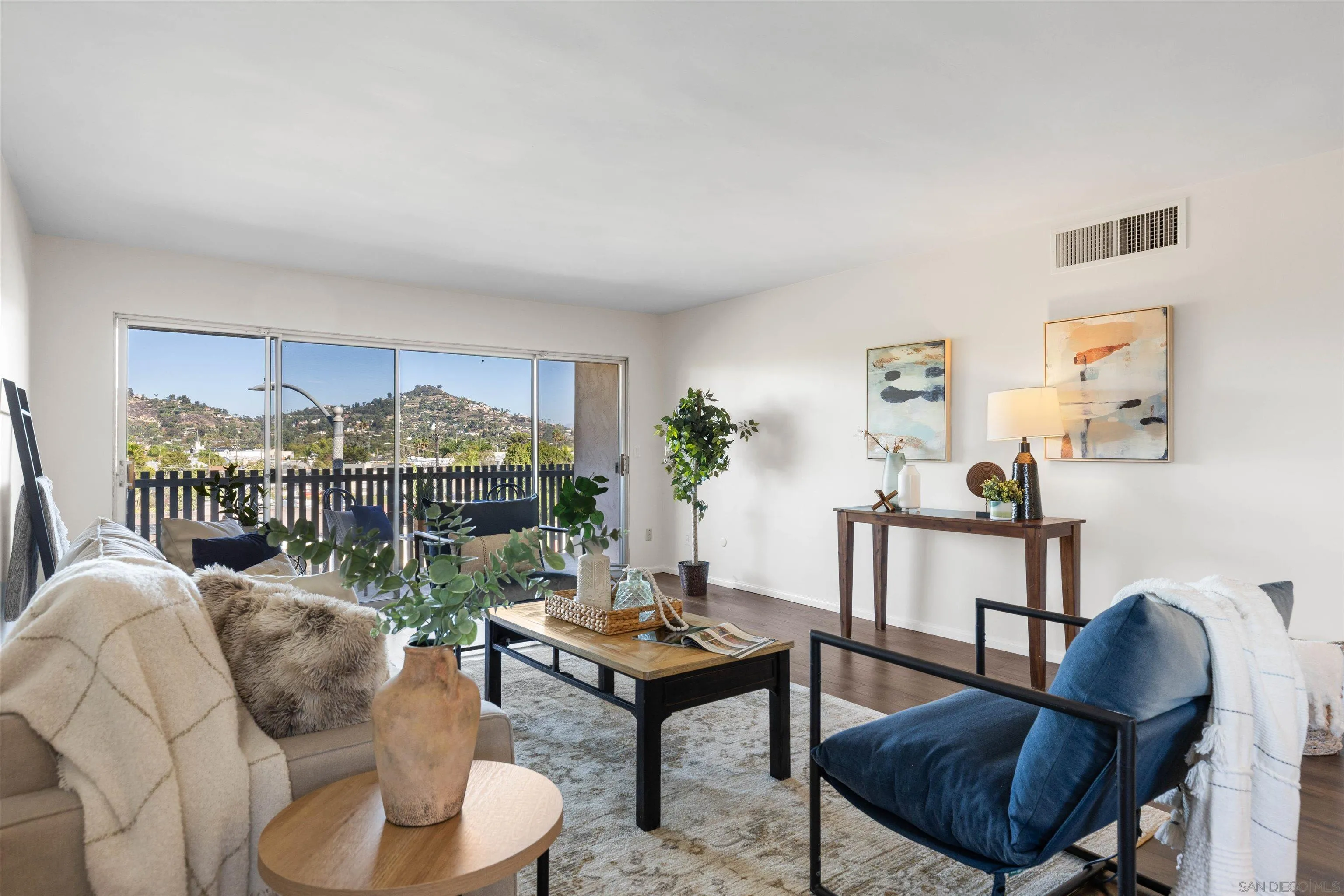 https://cdn.realtyfeed.com/cdn/127/250039887/c6a83e92a052fc03caffa7e8d766c3b0.webp