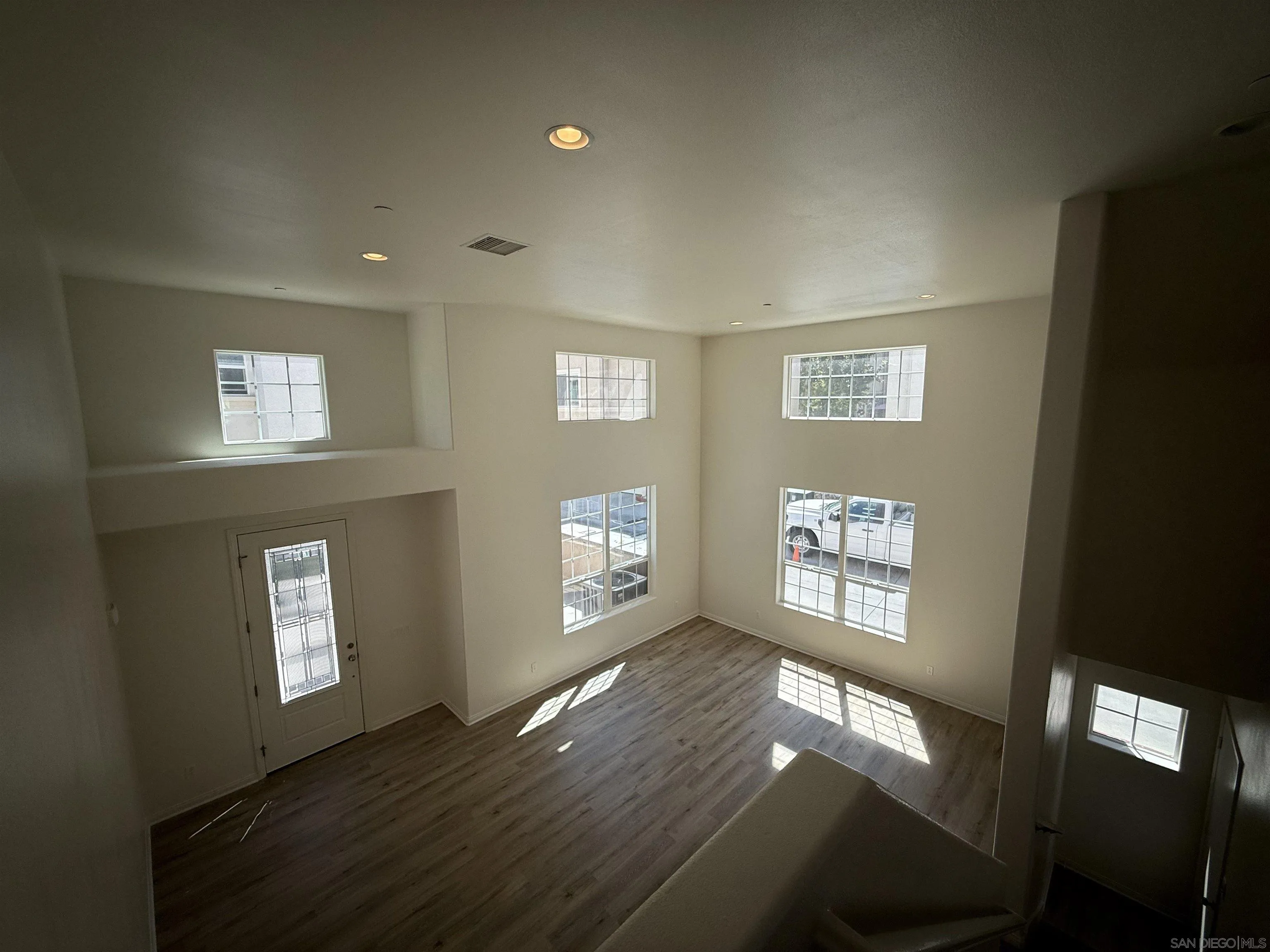 Photo #8: 250039889 Listing: Photo #8