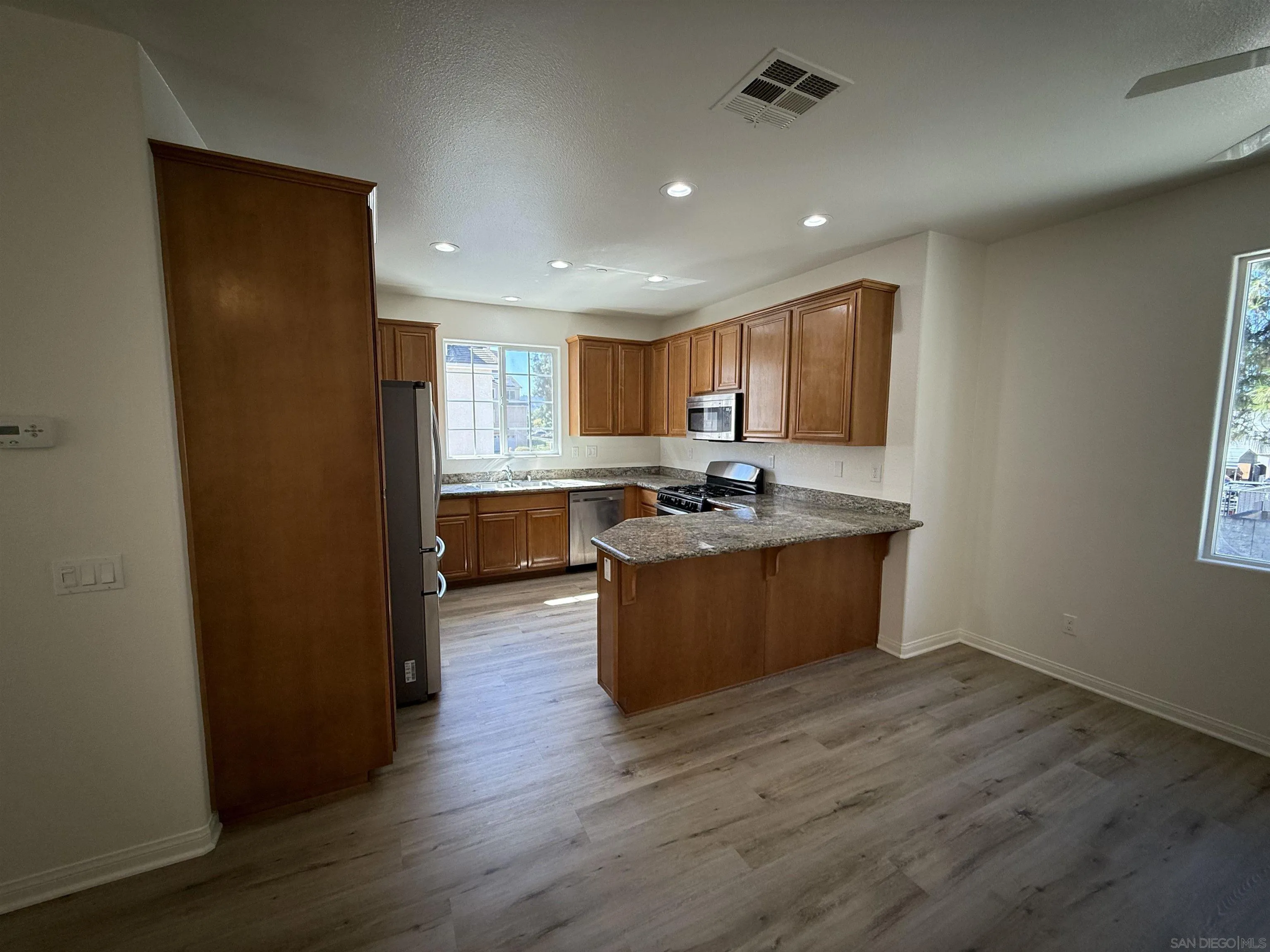 Photo #12: 250039889 Listing: Photo #12